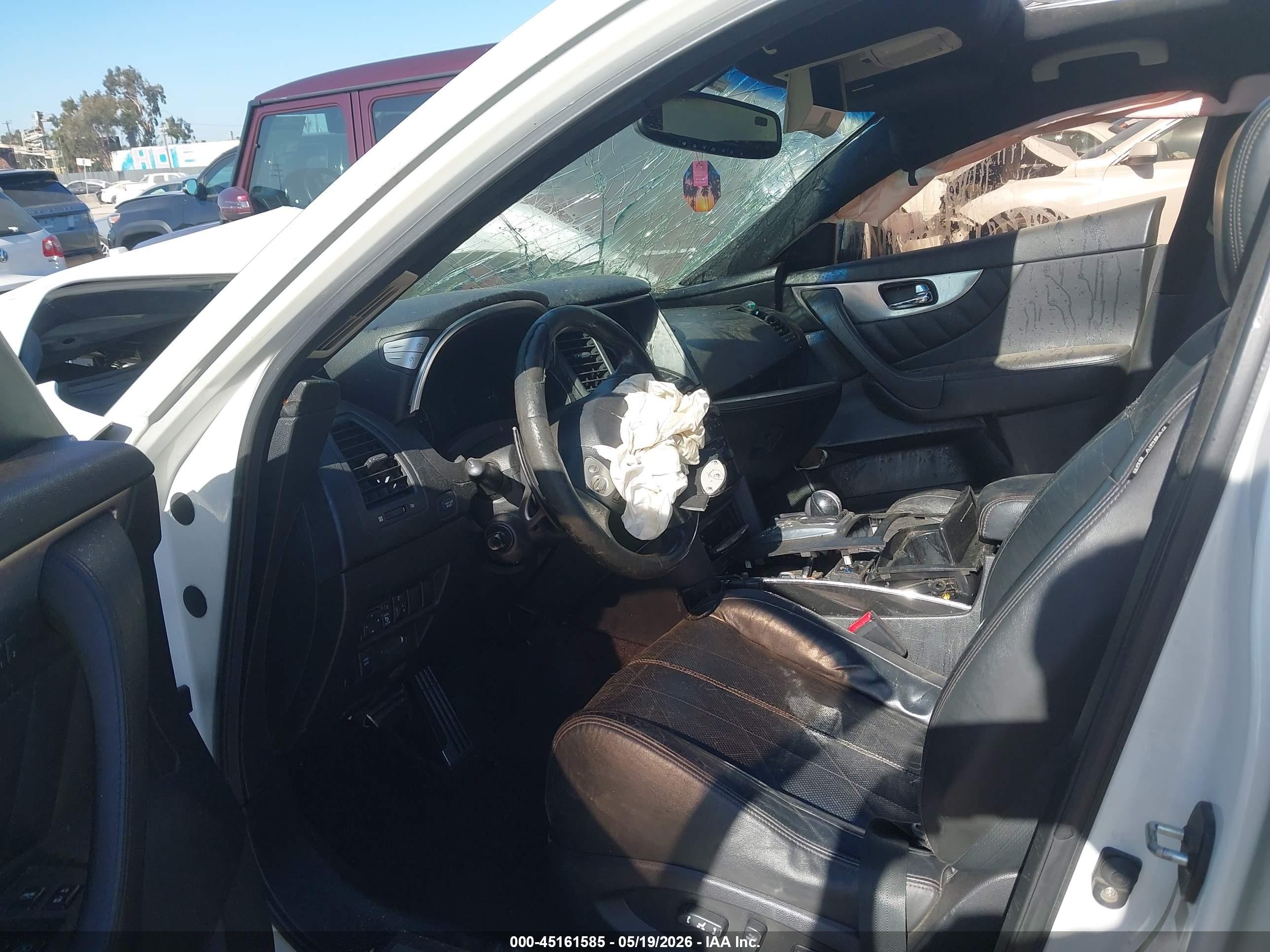 2009 Infiniti Fx35   White vin: JNRAS18U69M104588