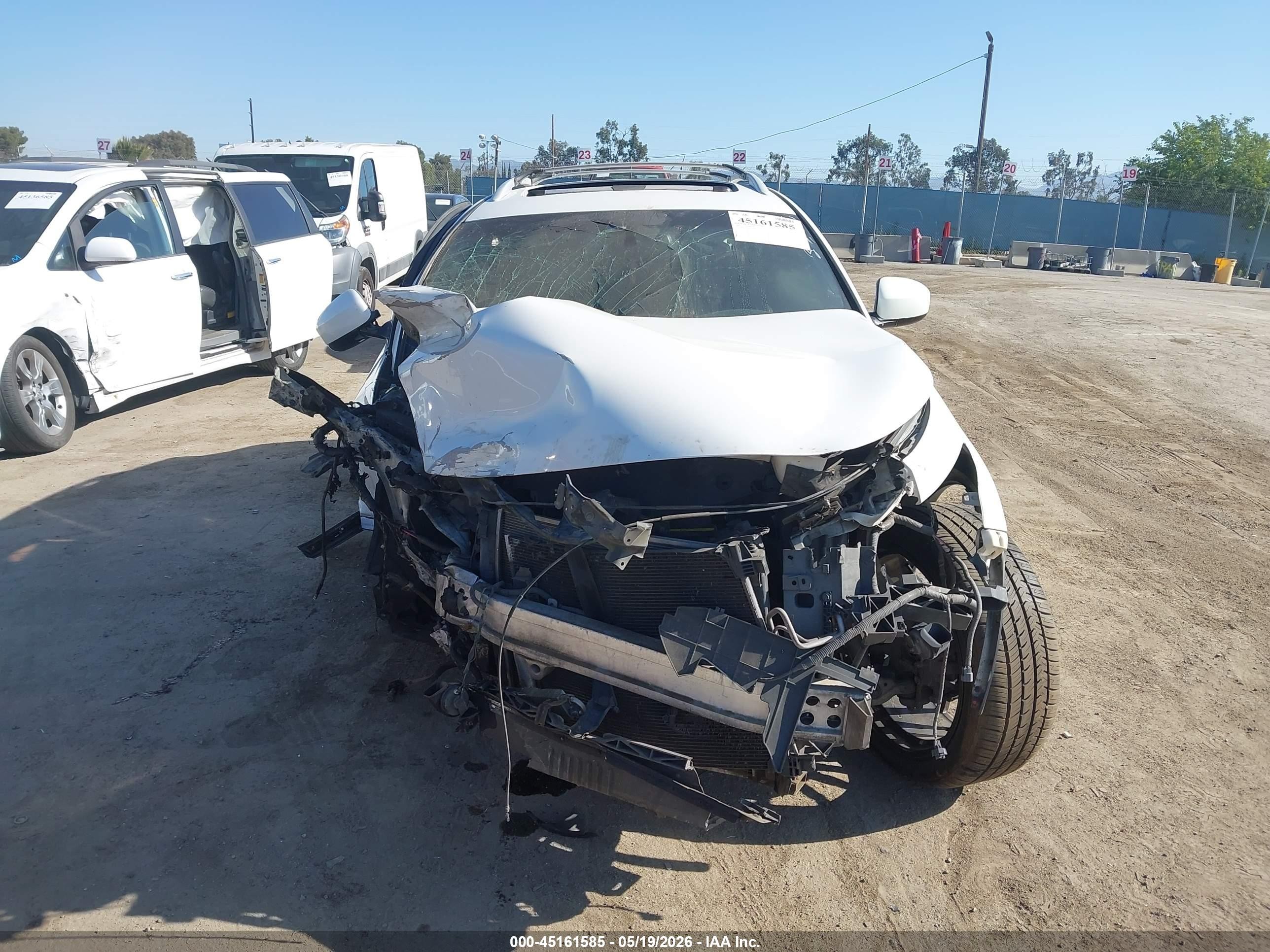 2009 Infiniti Fx35   White vin: JNRAS18U69M104588