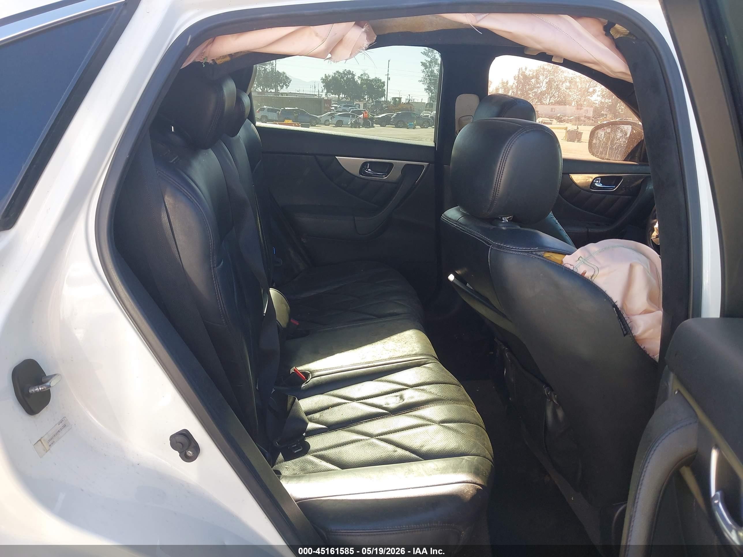 2009 Infiniti Fx35   White vin: JNRAS18U69M104588