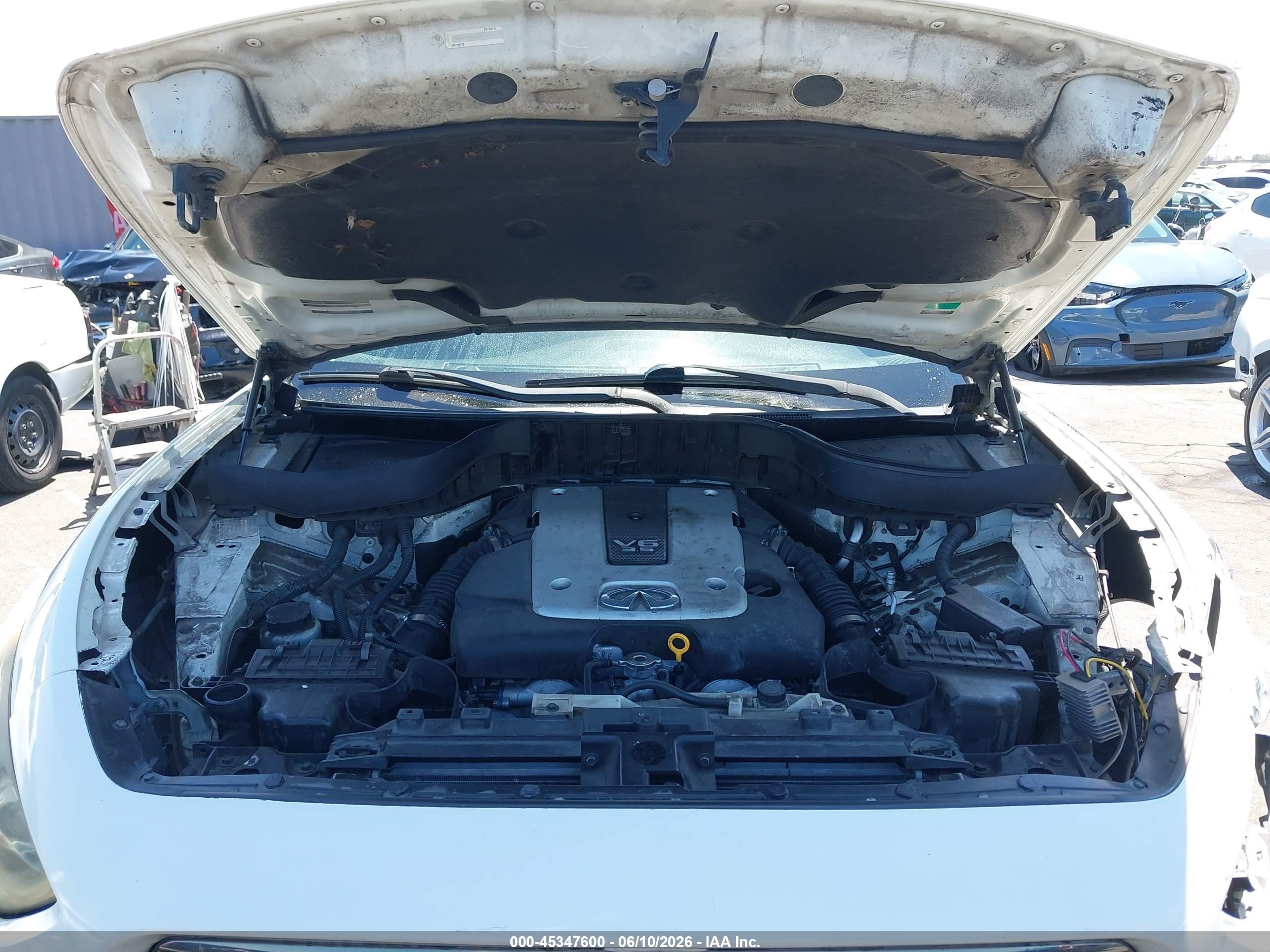 2009 Infiniti Fx35   Белый vin: JNRAS18U89m102843