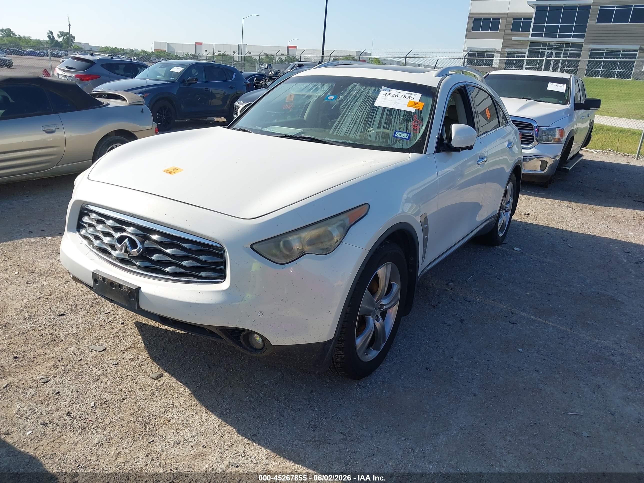 2009 Infiniti Fx35   White vin: JNRAS18W09M150970