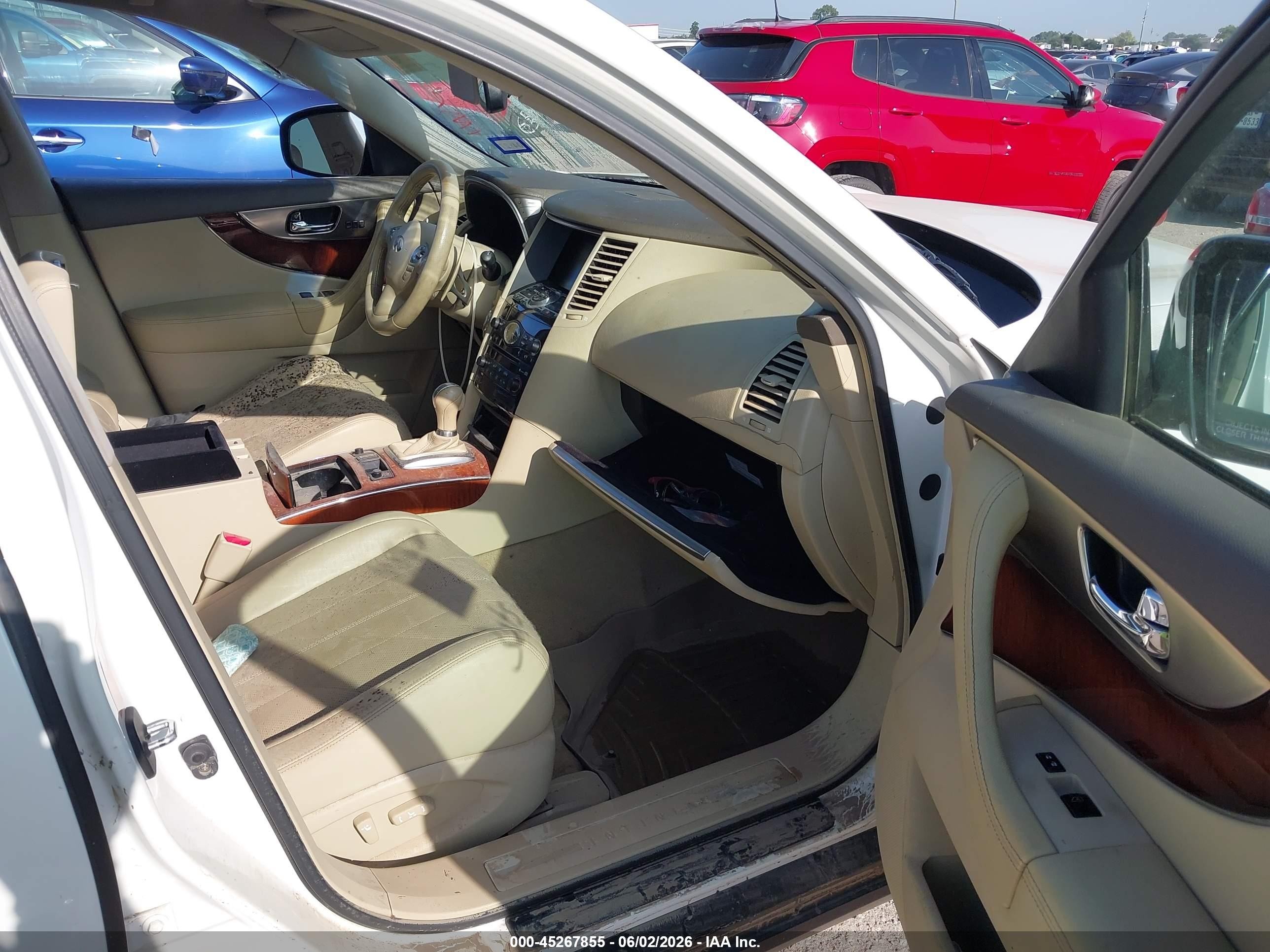 2009 Infiniti Fx35   White vin: JNRAS18W09M150970