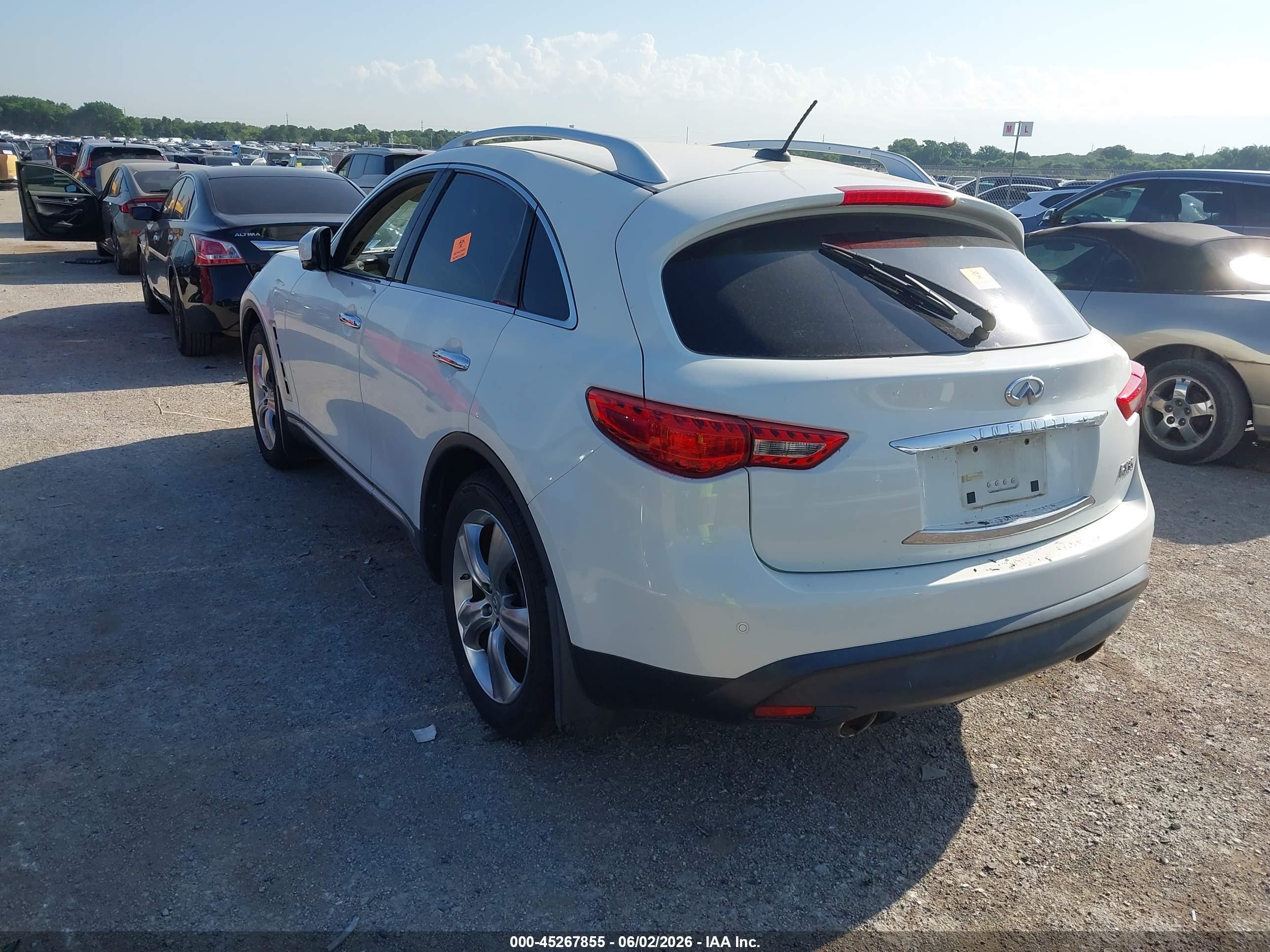 2009 Infiniti Fx35   White vin: JNRAS18W09M150970