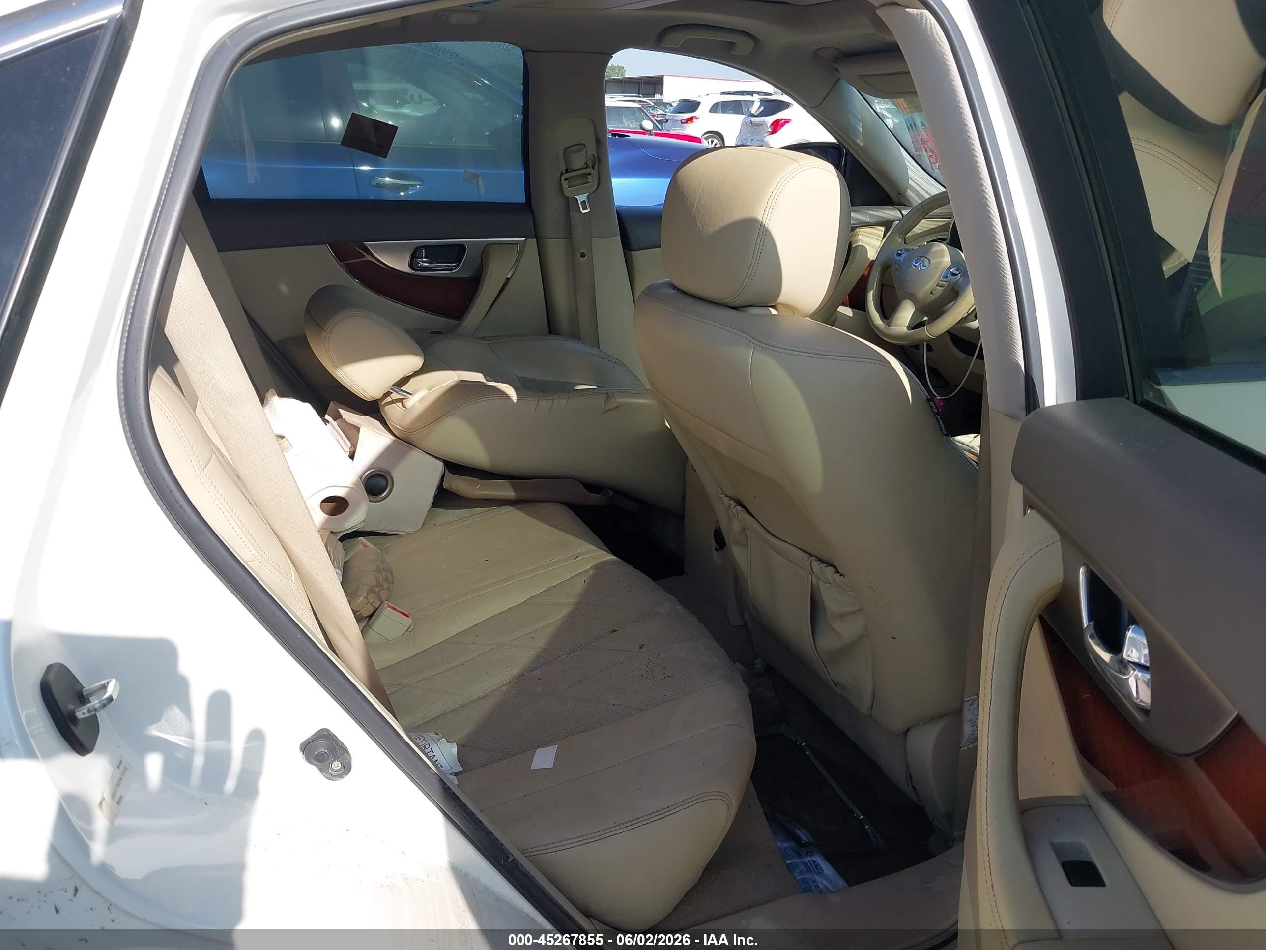 2009 Infiniti Fx35   White vin: JNRAS18W09M150970