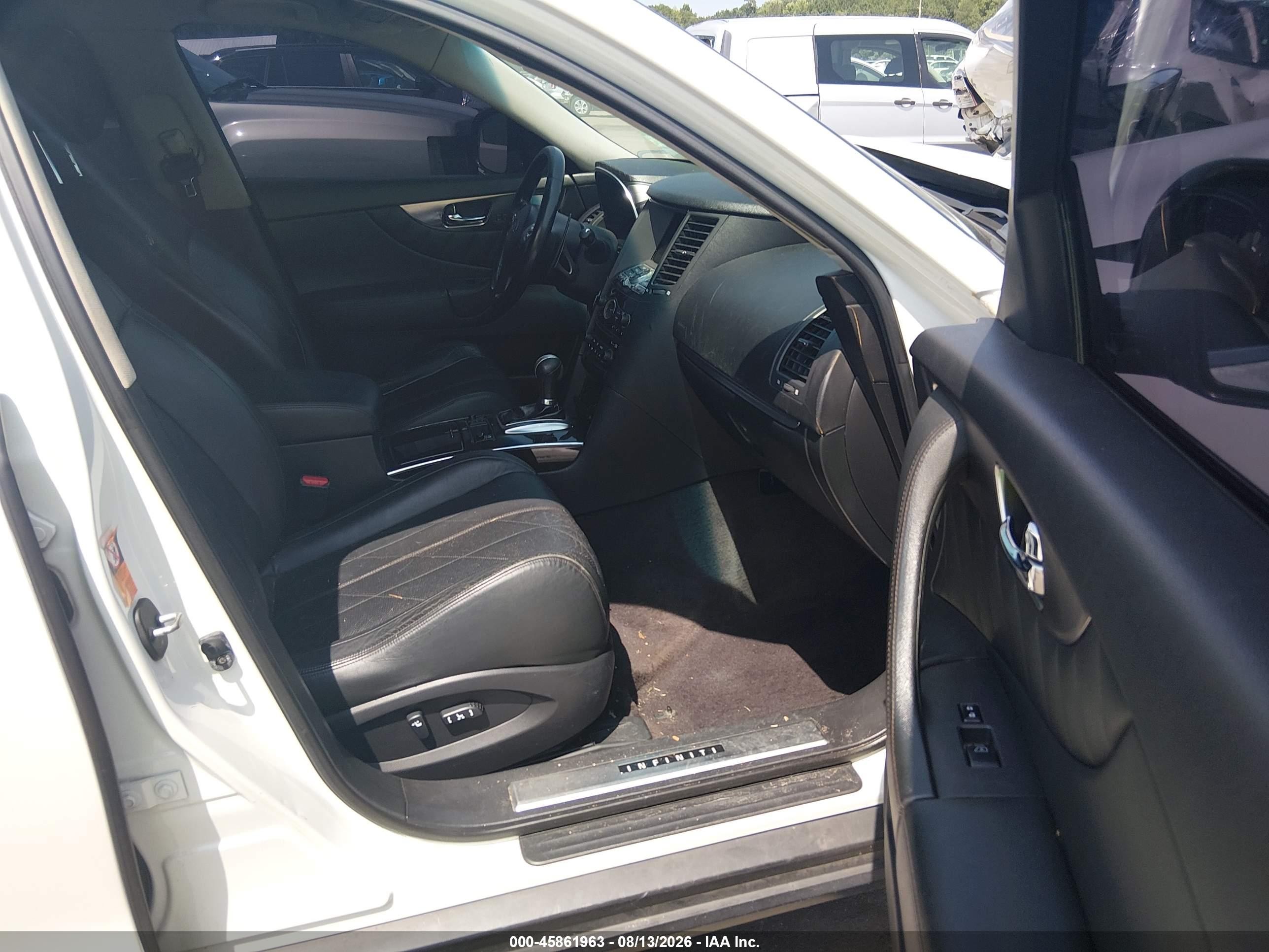 2009 Infiniti Fx35   White vin: JNRAS18W09M155635