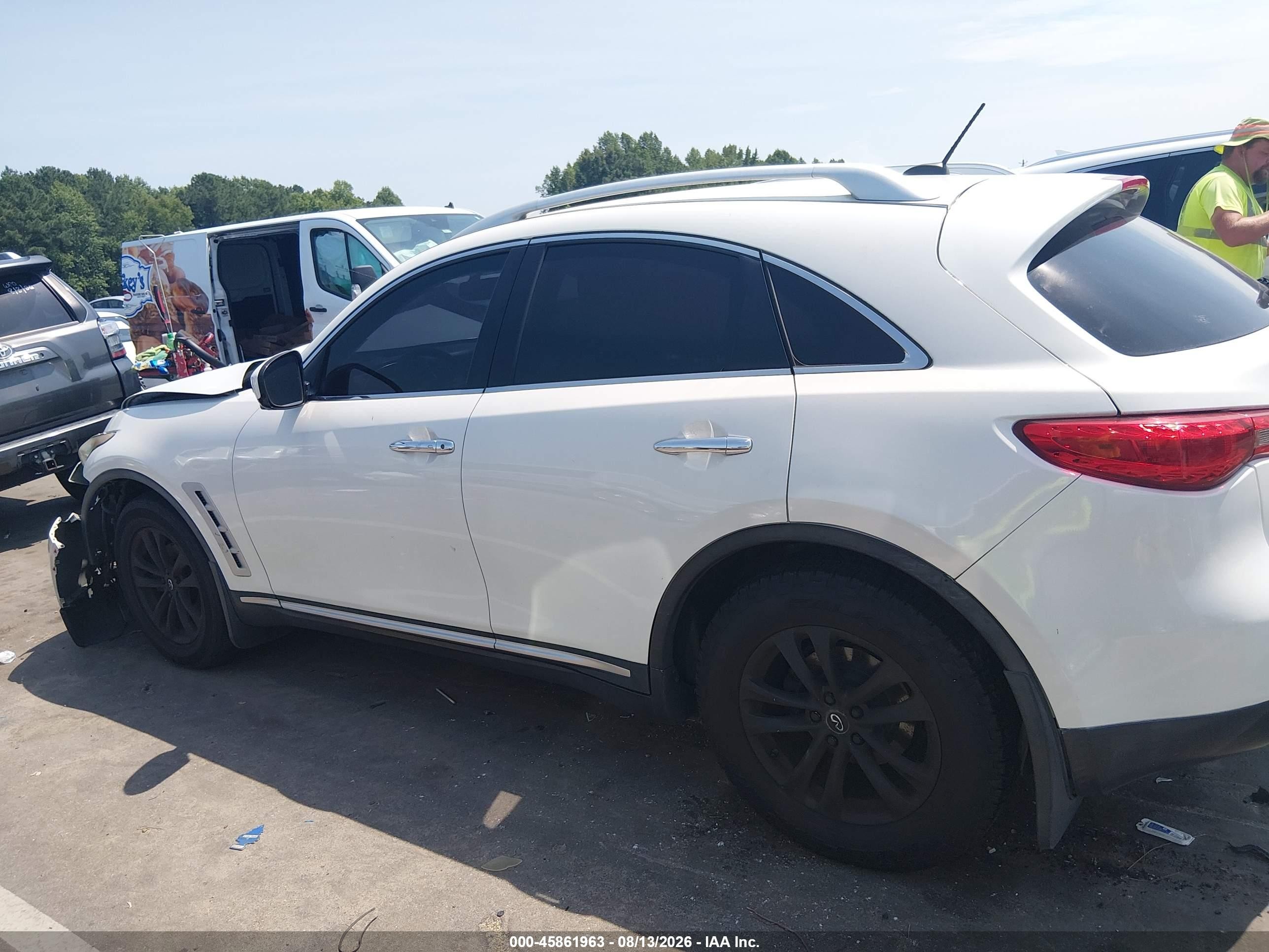 2009 Infiniti Fx35   White vin: JNRAS18W09M155635