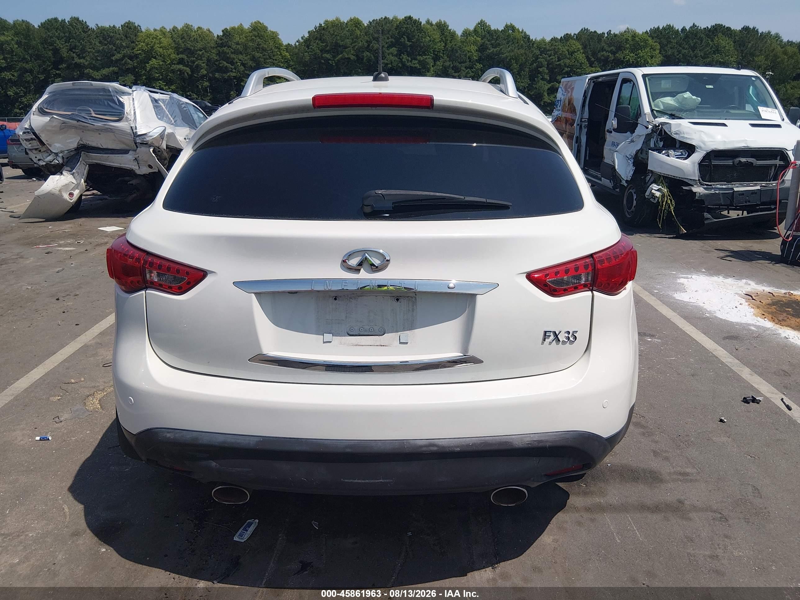 2009 Infiniti Fx35   White vin: JNRAS18W09M155635