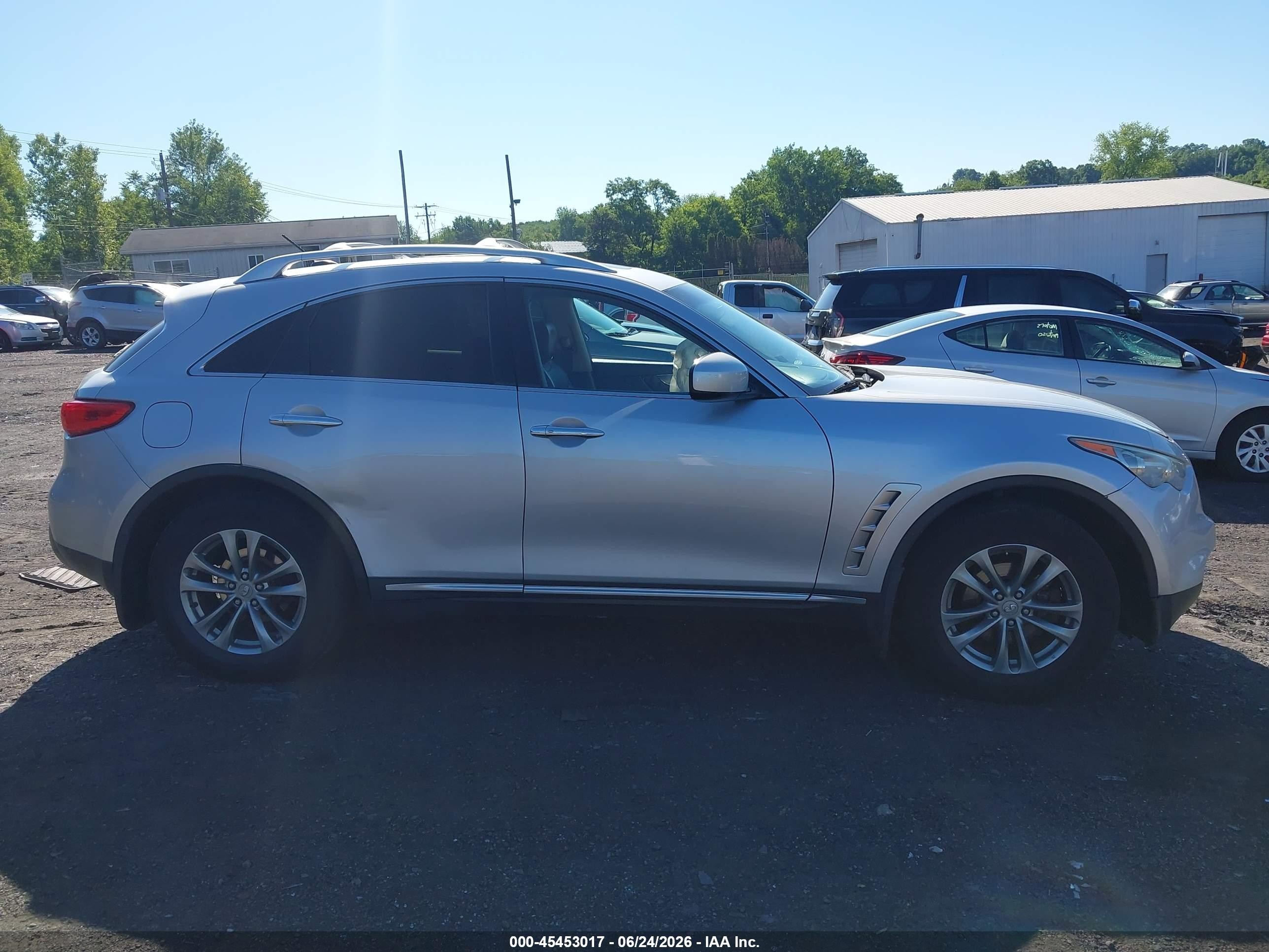 2009 Infiniti Fx35 Silver vin: JNRAS18W09M156932