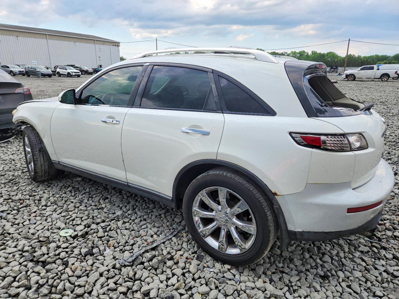 2005 Infiniti Fx45 Base White vin: JNRBS08W65X402289