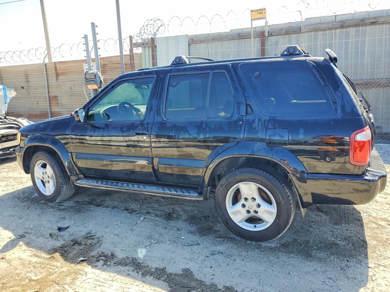 2001 Infiniti Qx4 Base Black vin: JNRDR07X61W103013
