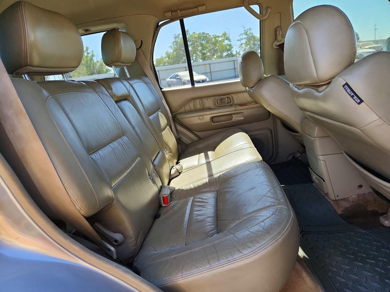 2001 Infiniti Qx4 Base Silver vin: JNRDR09X61W202332