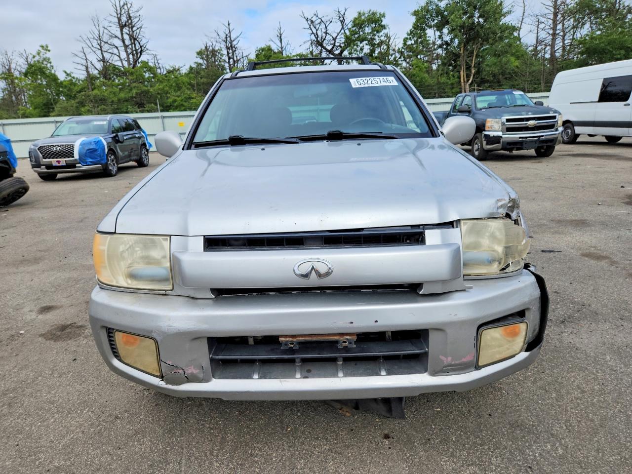 2003 Infiniti Qx4 Base Silver vin: JNRDR09Y13W300812