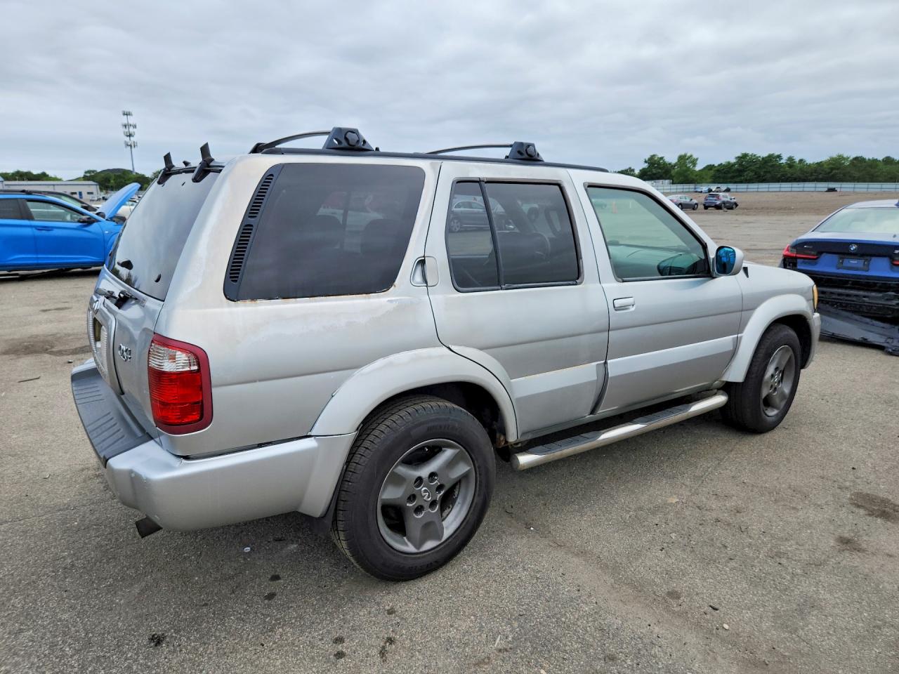 2003 Infiniti Qx4 Base Silver vin: JNRDR09Y13W300812