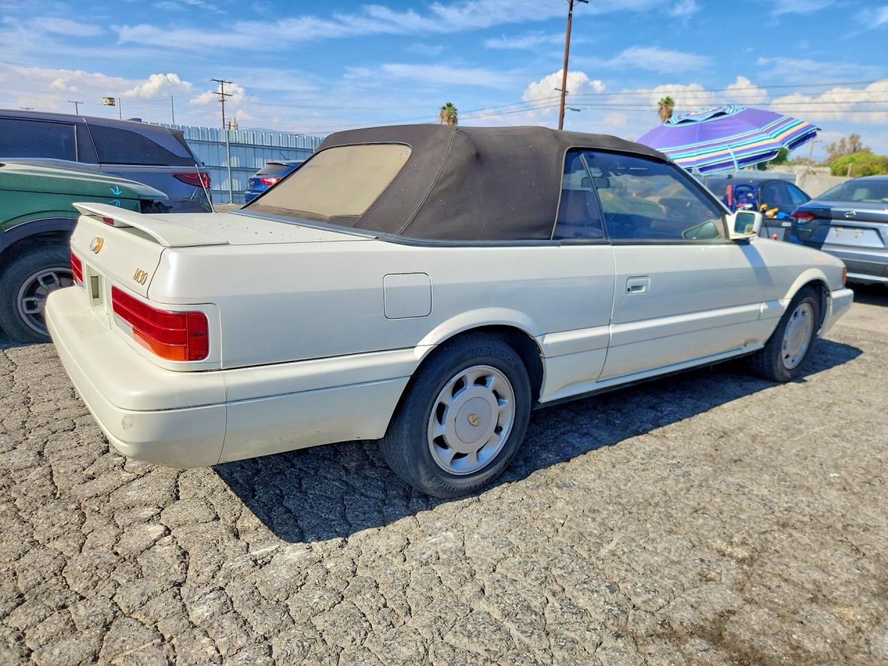 1992 Infiniti M30 Base White vin: JNXHF16C8NT011321