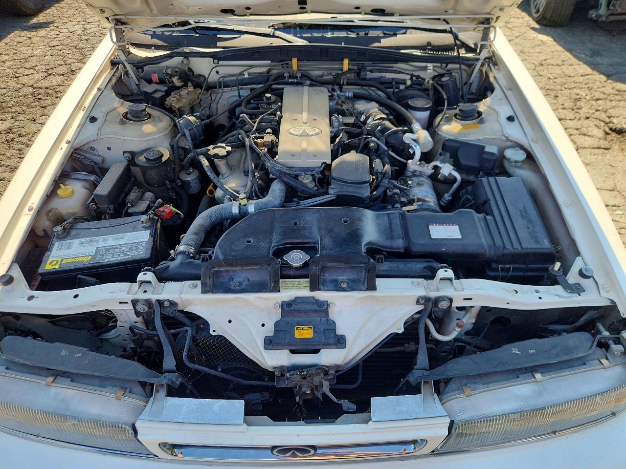 1992 Infiniti M30 Base White vin: JNXHF16C8NT011321