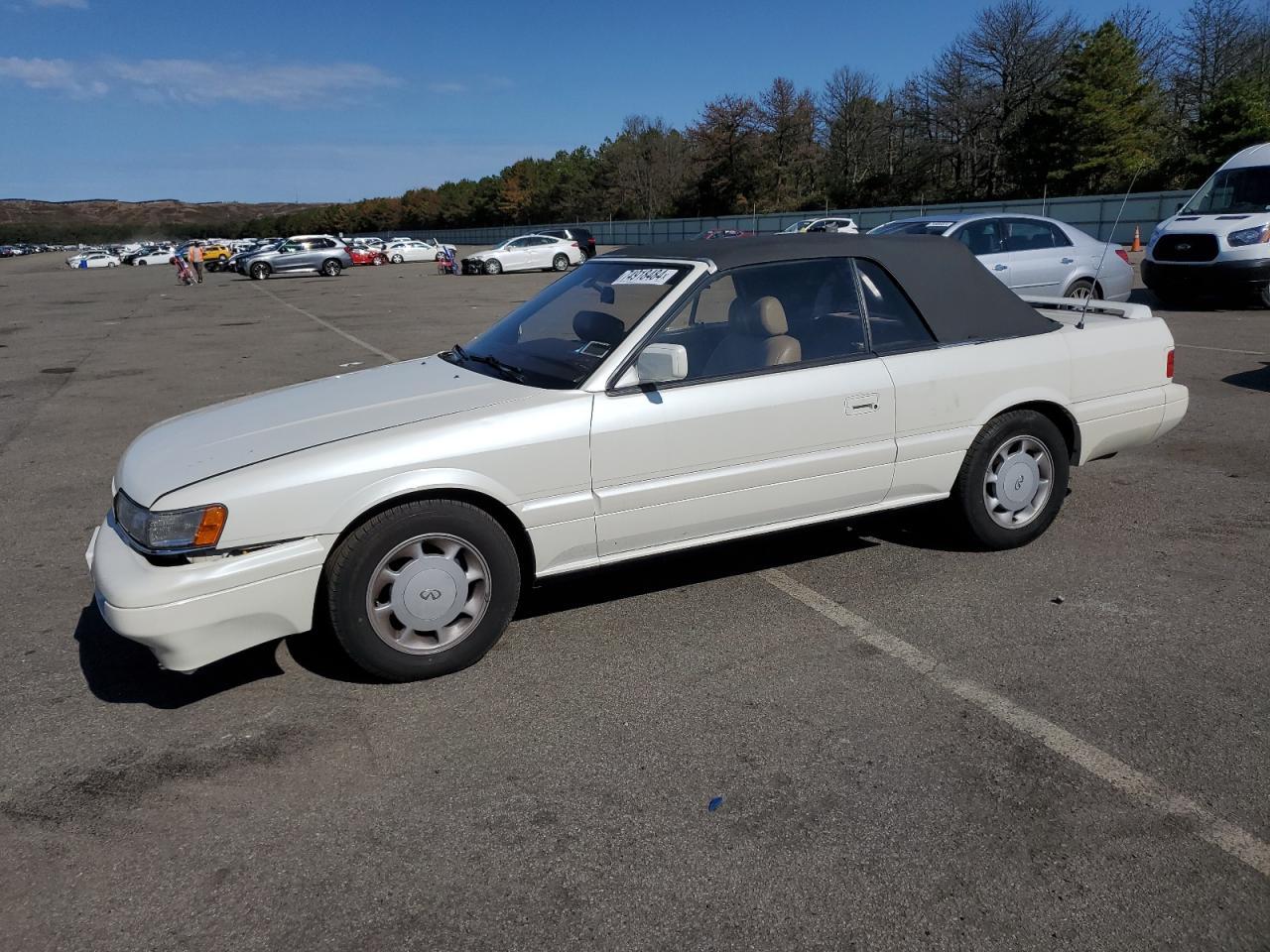 1992 Infiniti M30  White vin: JNXHF16C9NT011277