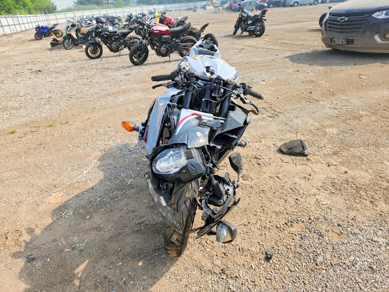 2024 Suzuki Gsx-r1000 Gray vin: JS1DM11B2R7100255