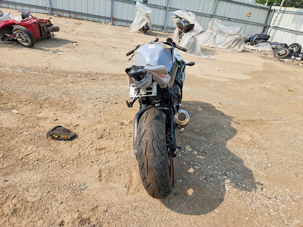 2024 Suzuki Gsx-r1000 Gray vin: JS1DM11B2R7100255