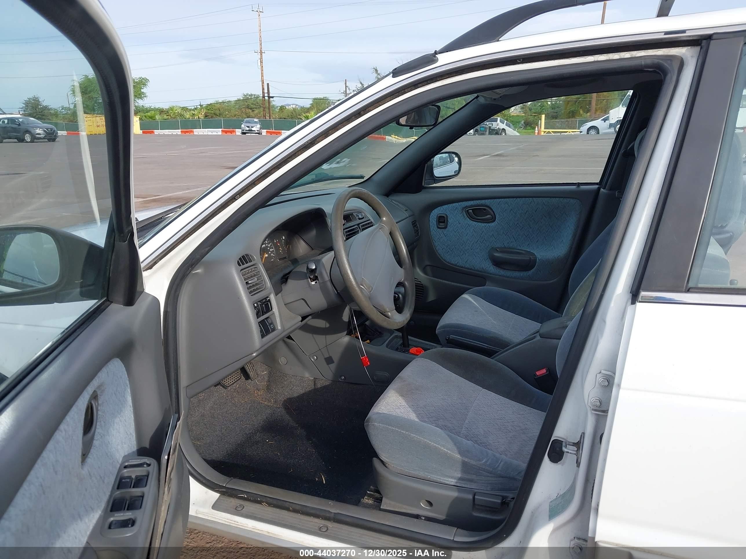 2001 Suzuki Esteem Gl/glx/glx+ White vin: JS2GB41W315201954