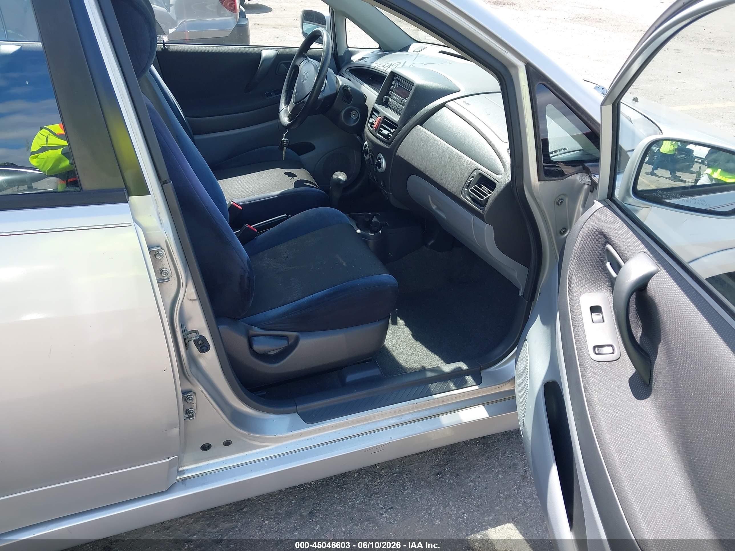 2002 Suzuki Aerio Gs/s Silver vin: JS2RA41S525108637