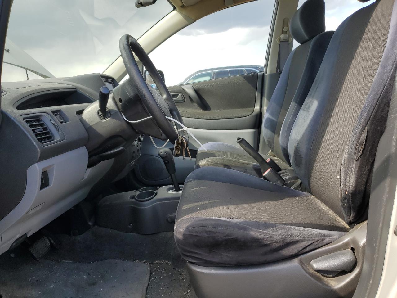2002 Suzuki Aerio S Silver vin: JS2RA41S925107118