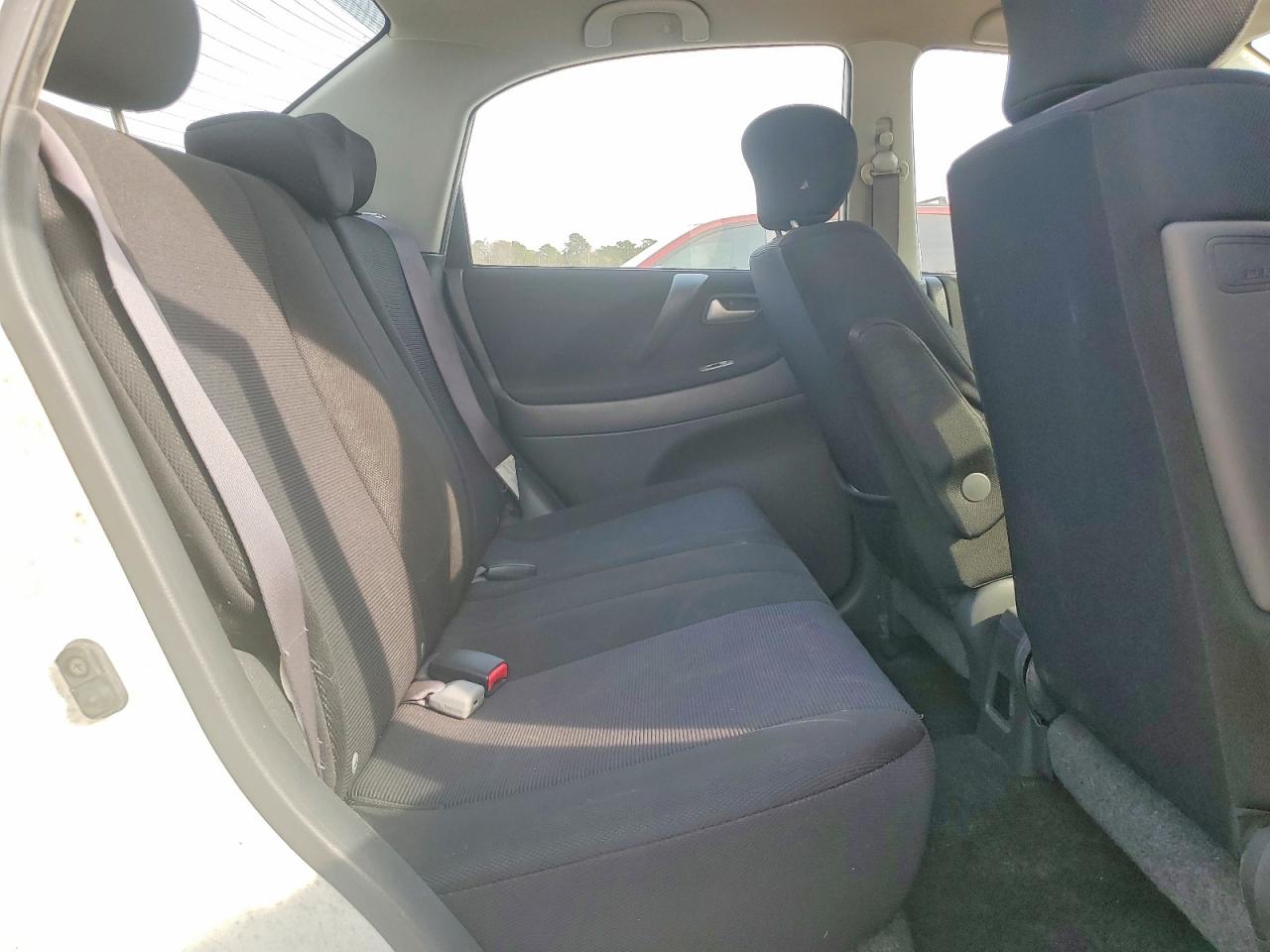 2005 Suzuki Aerio S White vin: JS2RA61S655250981