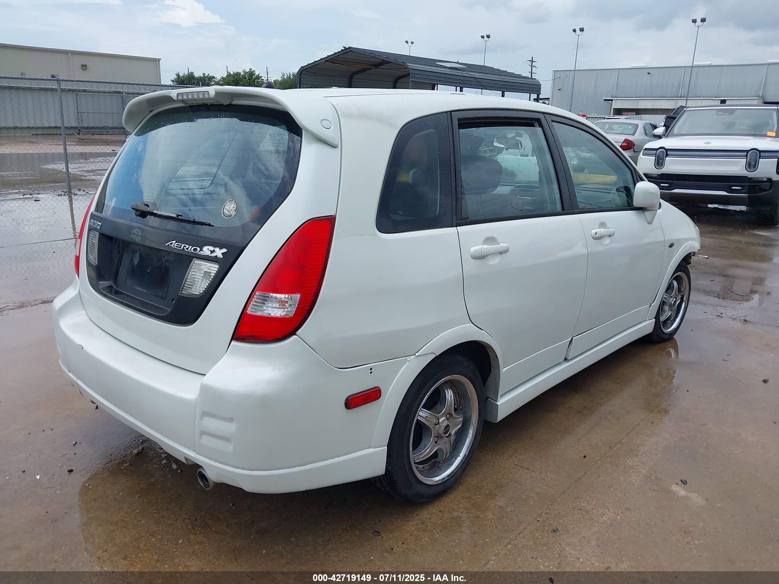 2003 Suzuki Aerio Sx   White vin: JS2RC41H535212769