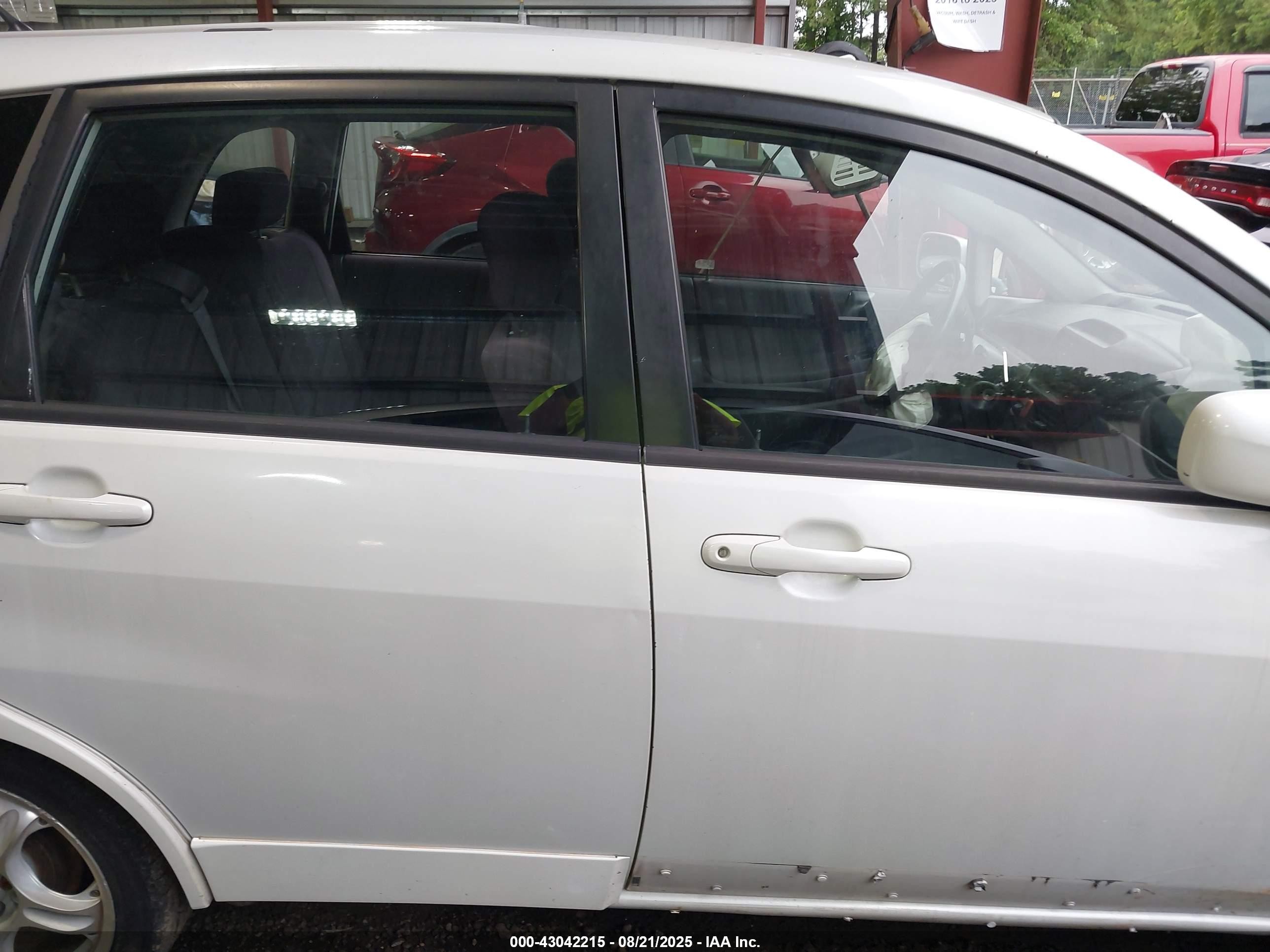 2003 Suzuki Aerio Sx   White vin: JS2RC41H935212287