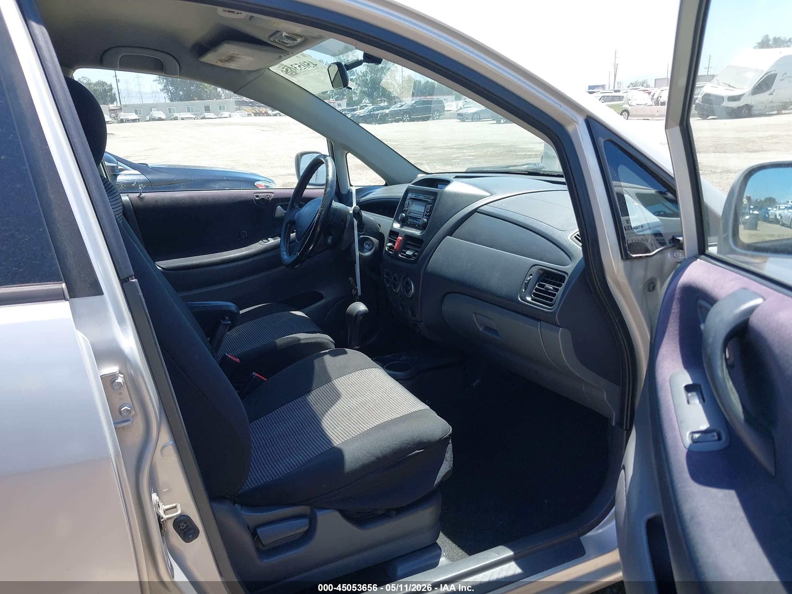 2004 Suzuki Aerio Sx   Silver vin: JS2RC61H845250381