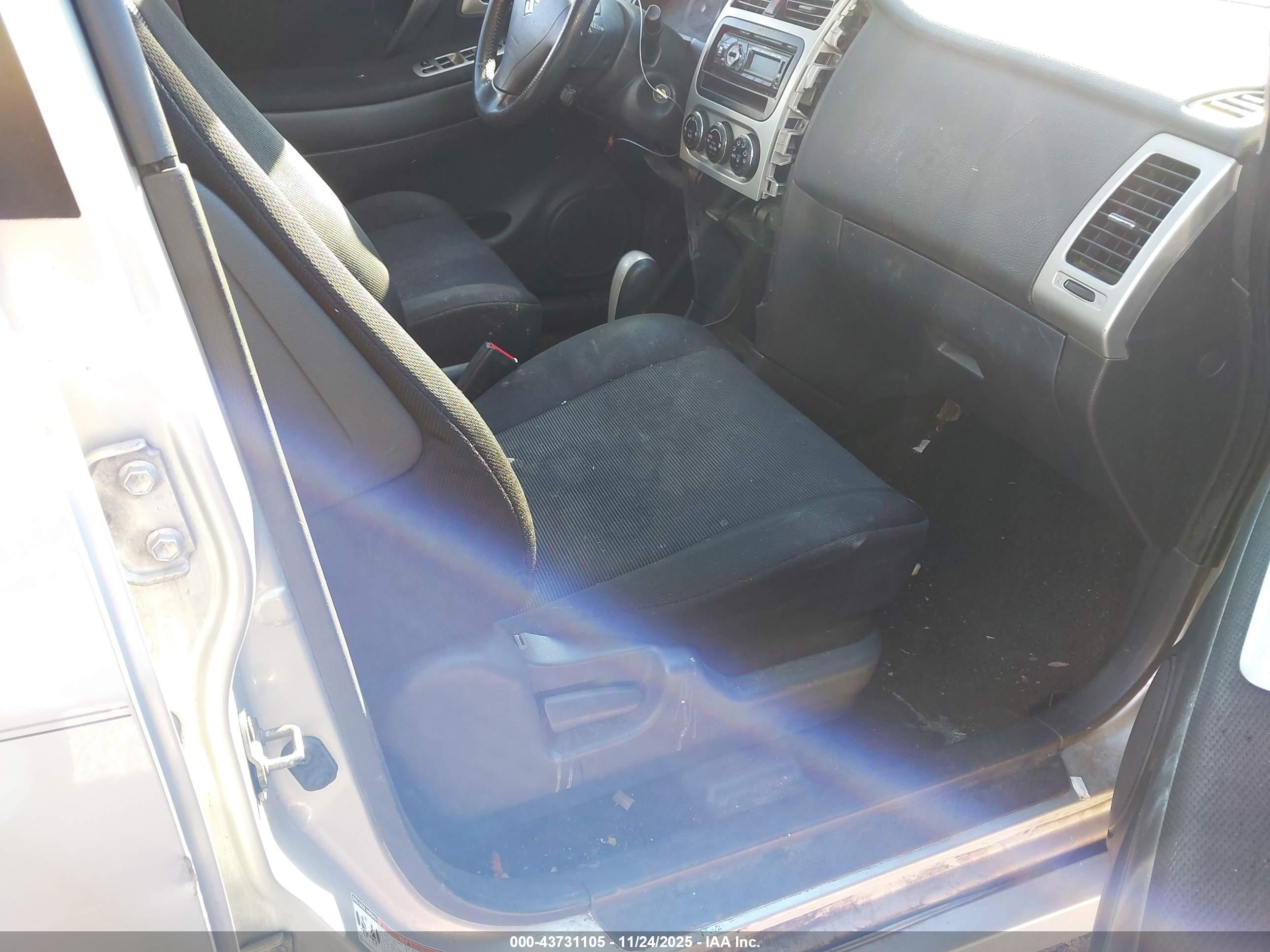 2005 Suzuki Aerio Sx   Silver vin: JS2RD61H555300975