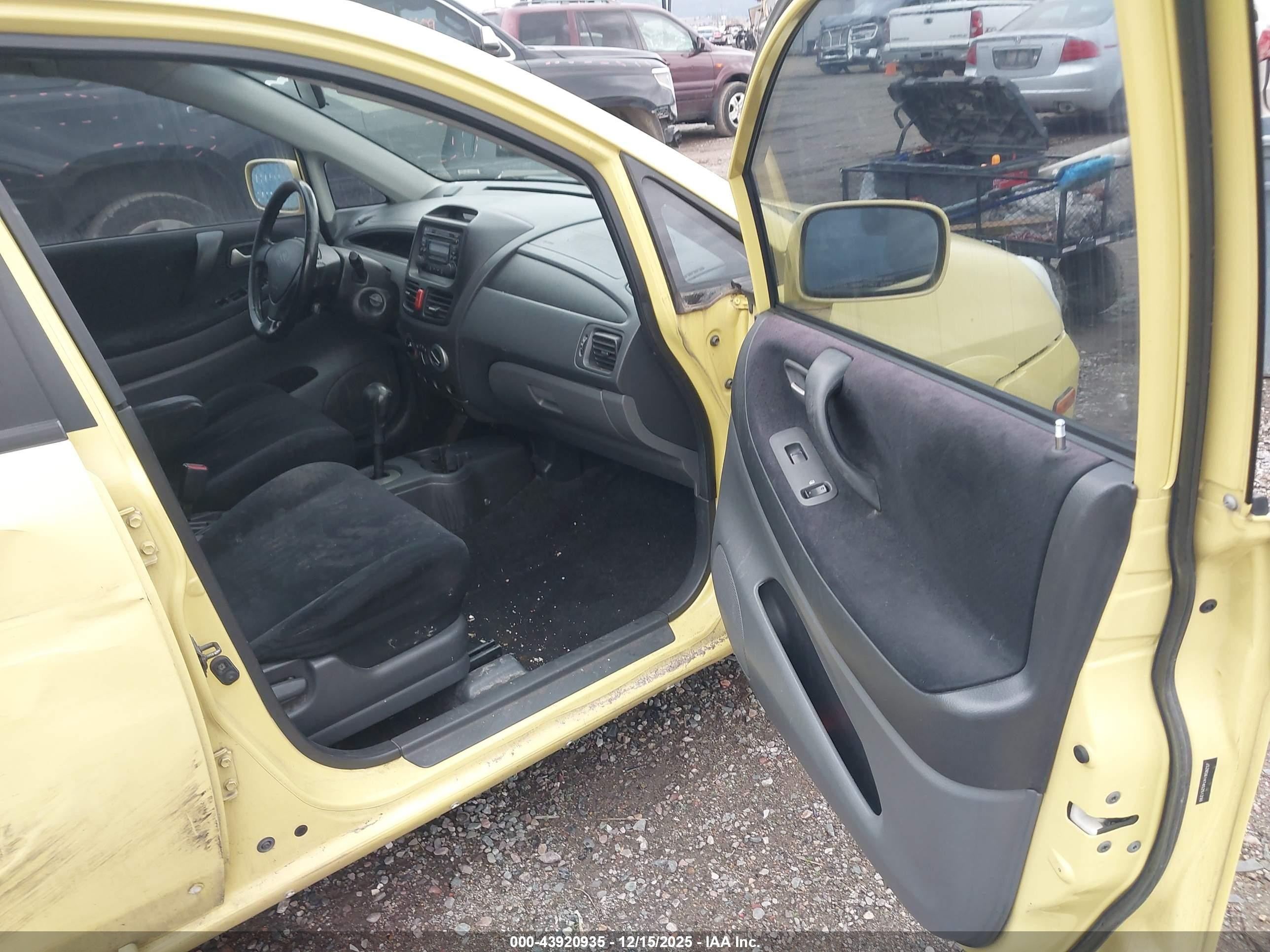 2004 Suzuki Aerio Sx   Yellow vin: JS2RD61H745251230