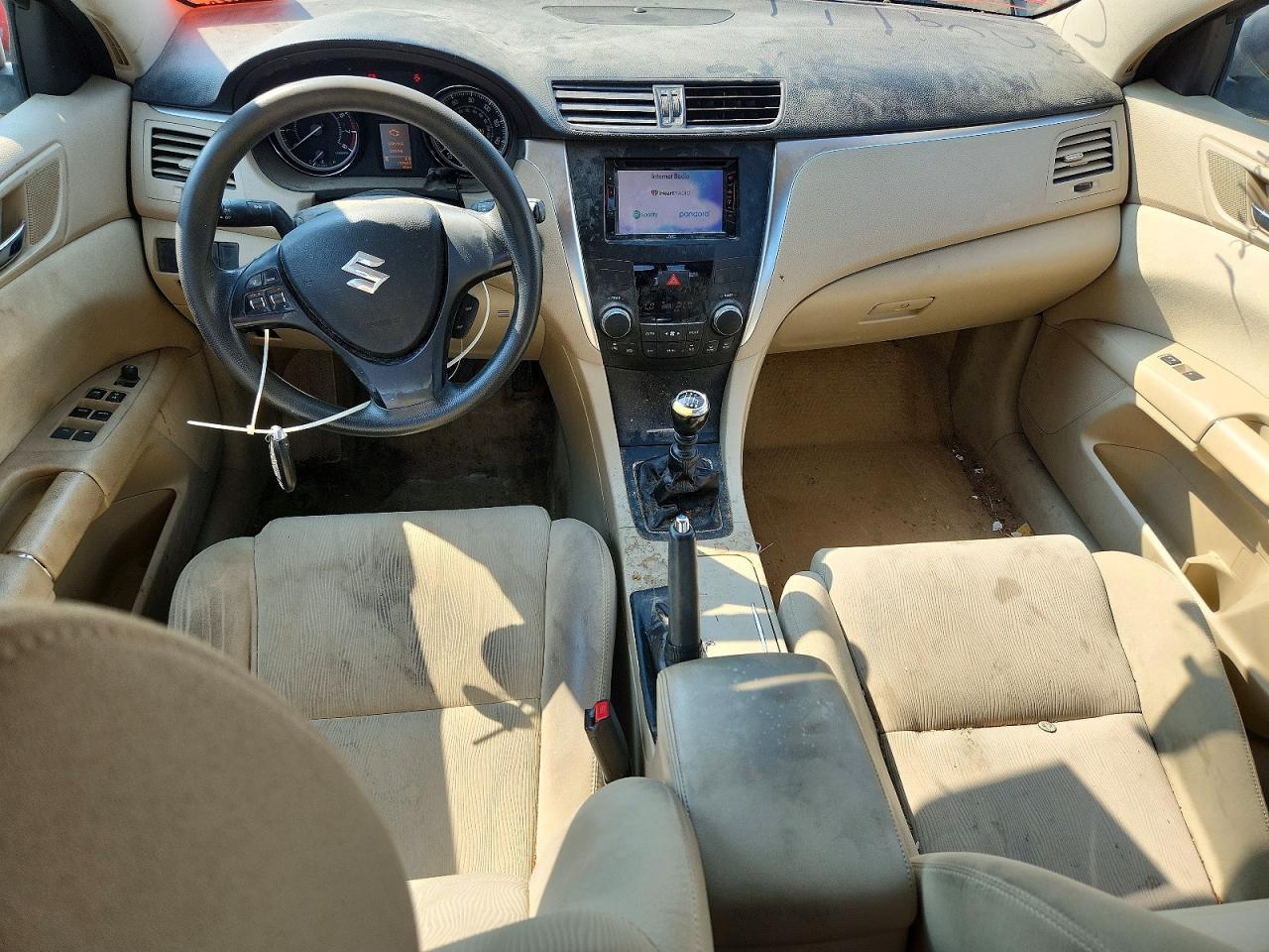 2012 Suzuki Kizashi S Silver vin: JS2RE9A16C6100082
