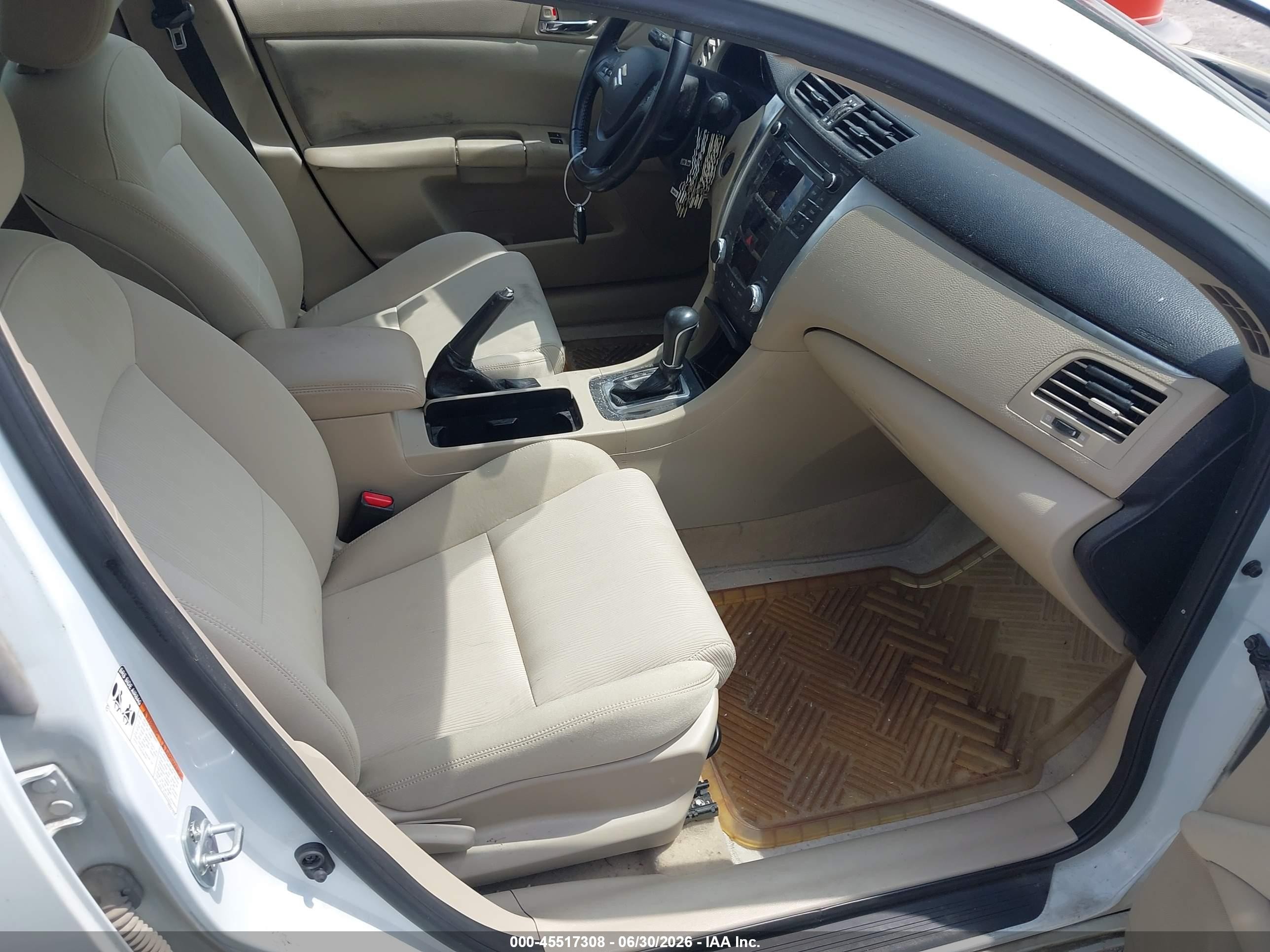 2010 Suzuki Kizashi Se White vin: JS2RE9A30A6101615
