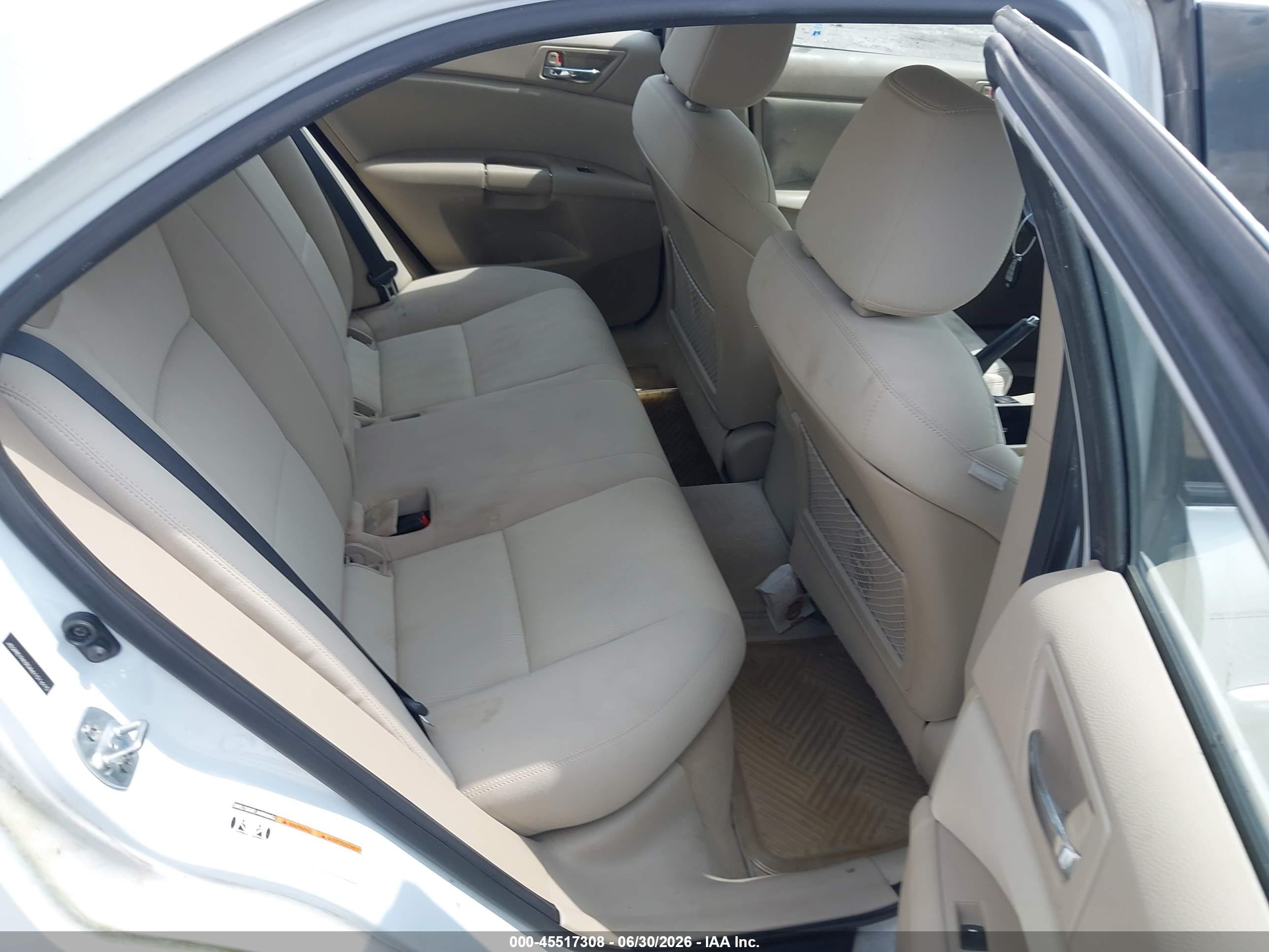 2010 Suzuki Kizashi Se White vin: JS2RE9A30A6101615
