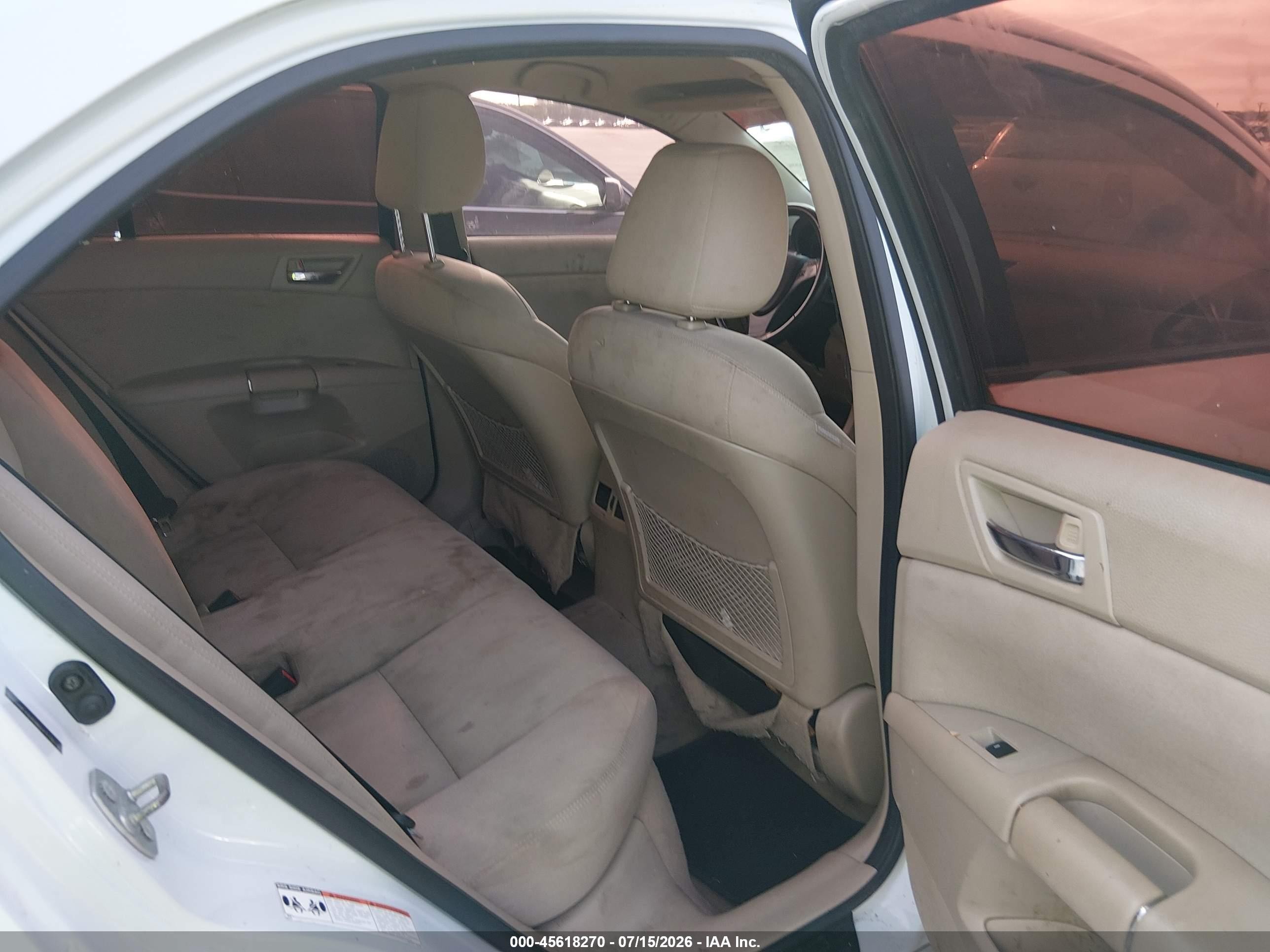 2011 Suzuki Kizashi Se White vin: JS2RE9A32B6111516
