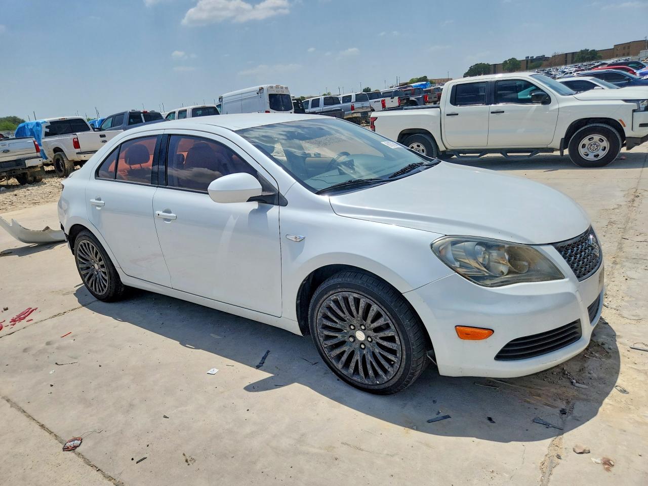 2011 Suzuki Kizashi Se White vin: JS2RE9A35B6111784