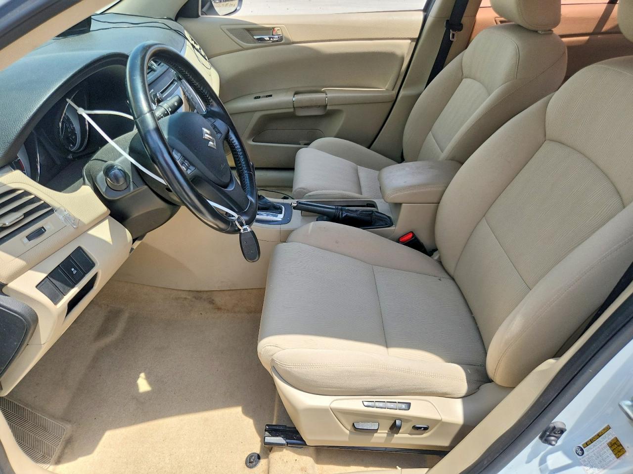 2011 Suzuki Kizashi Se White vin: JS2RE9A35B6111784