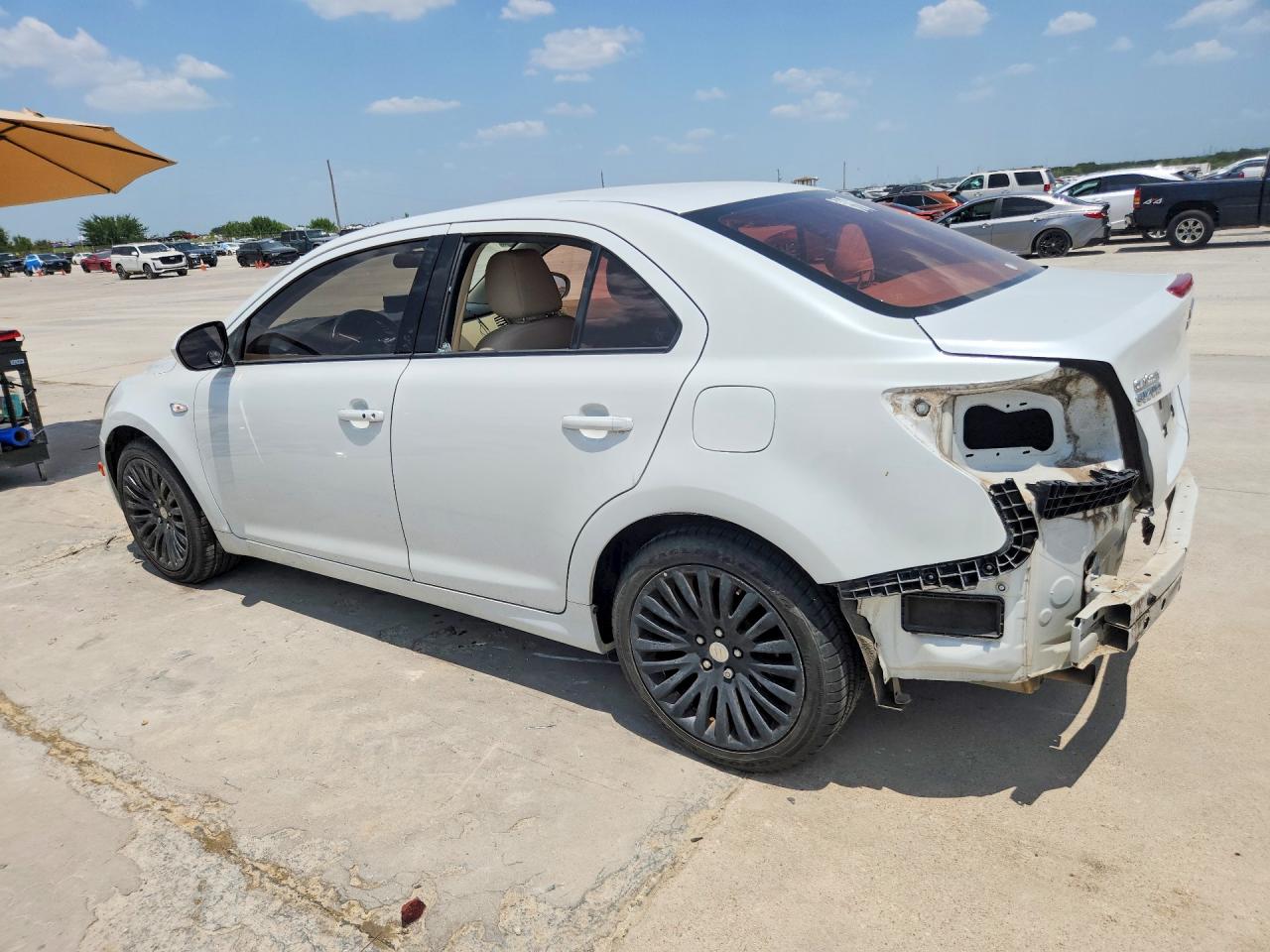 2011 Suzuki Kizashi Se White vin: JS2RE9A35B6111784