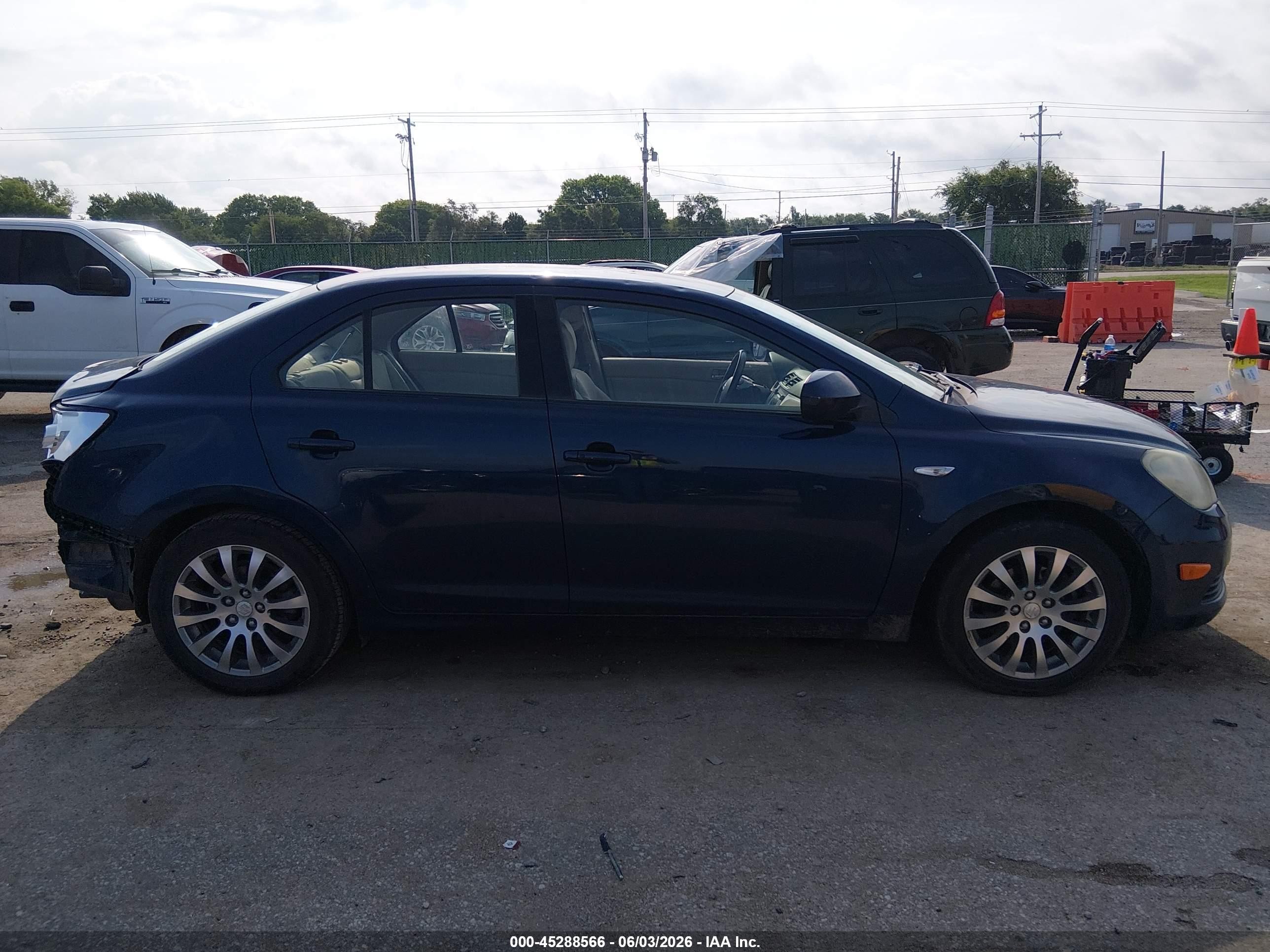 2010 Suzuki Kizashi Se Blue vin: JS2RE9A37A6101031
