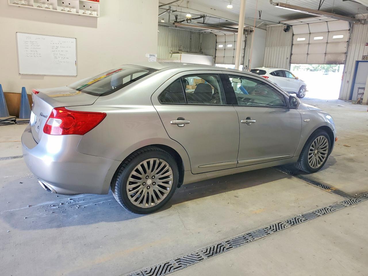 2010 Suzuki Kizashi Gts Silver vin: JS2RE9A54A6100999