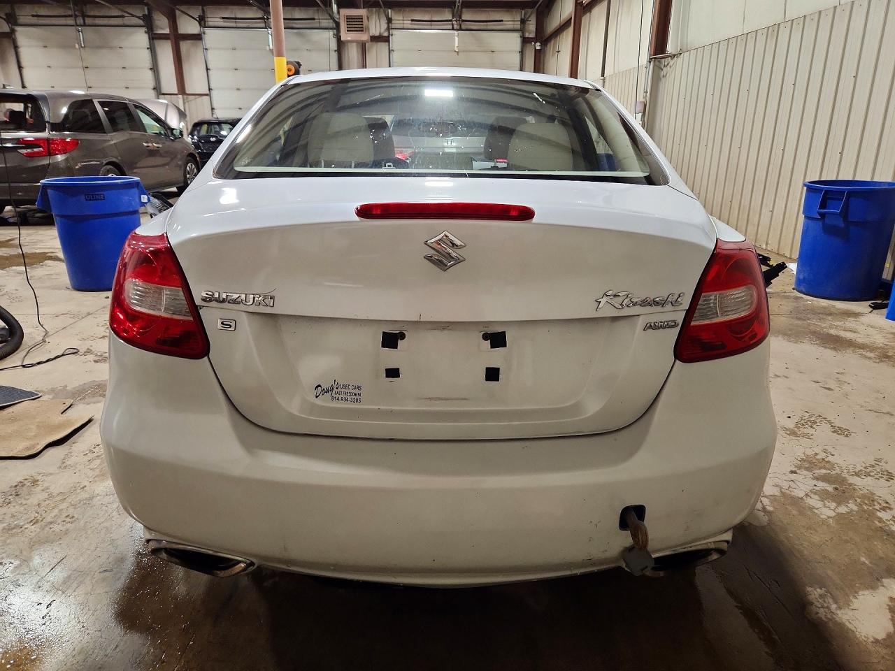 2011 Suzuki Kizashi S Белый vin: JS2RF9A15B6110310
