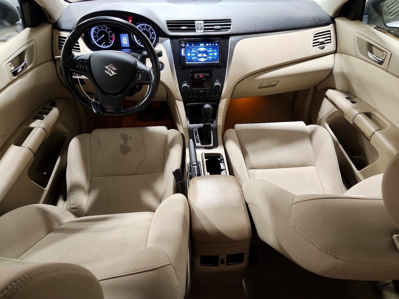 2011 Suzuki Kizashi S Белый vin: JS2RF9A15B6110310