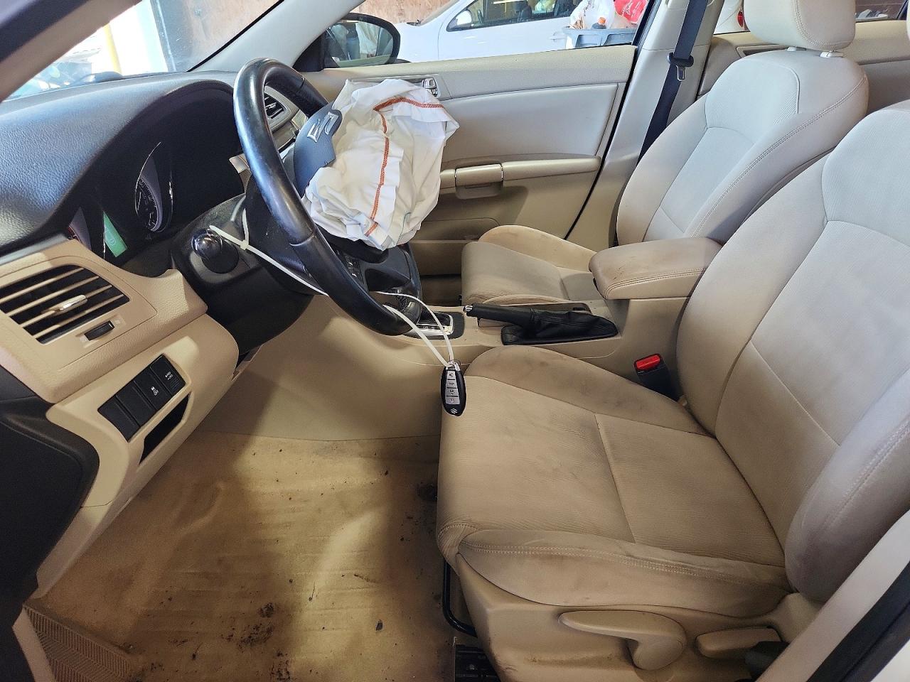 2012 Suzuki Kizashi S White vin: JS2RF9A16C6100838