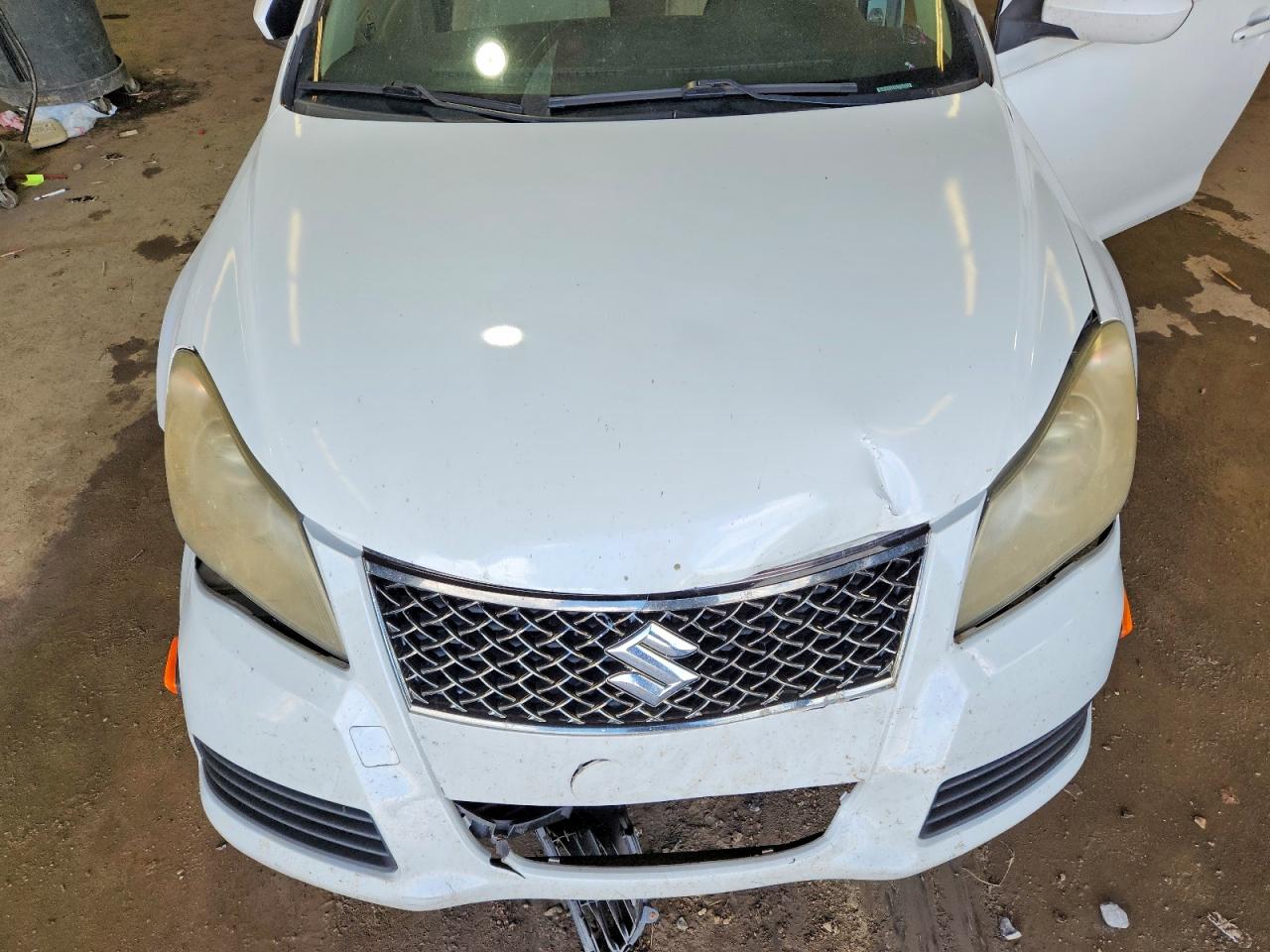 2012 Suzuki Kizashi S White vin: JS2RF9A16C6100838