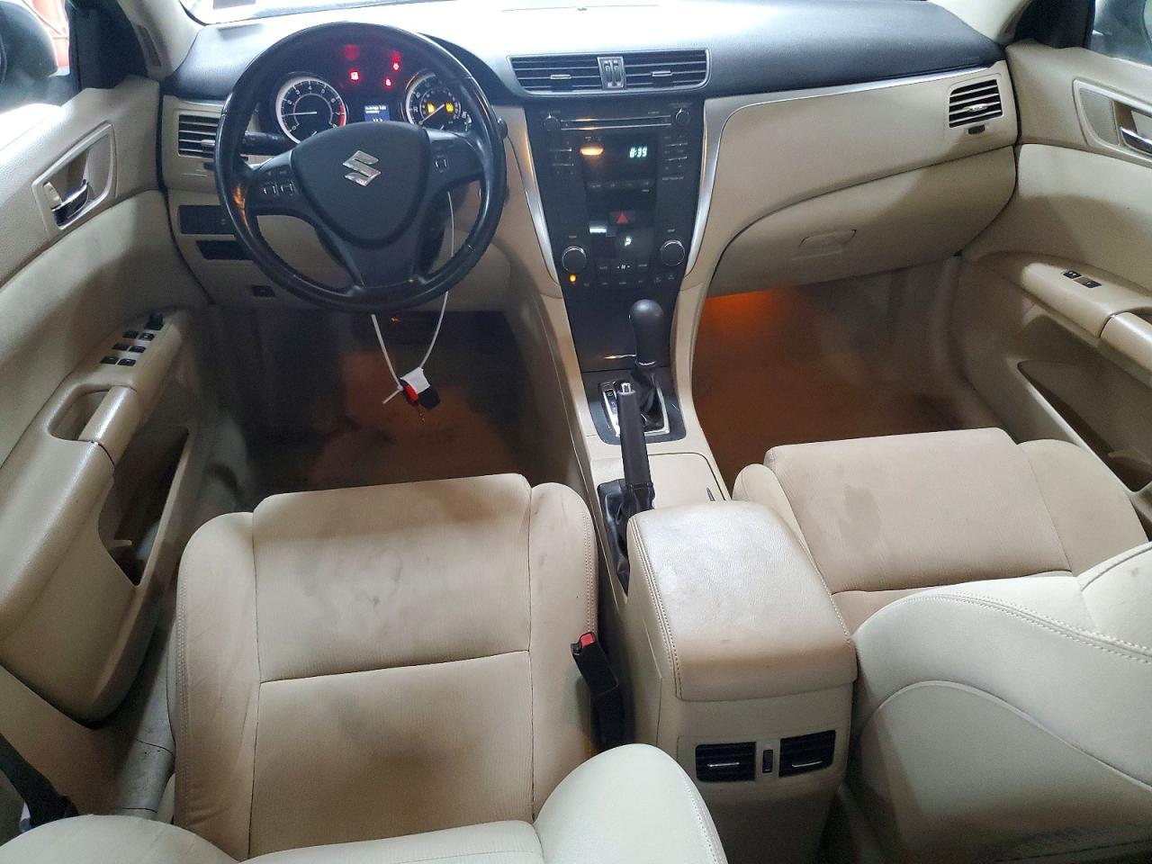 2010 Suzuki Kizashi S Белый vin: JS2RF9A17A6100280