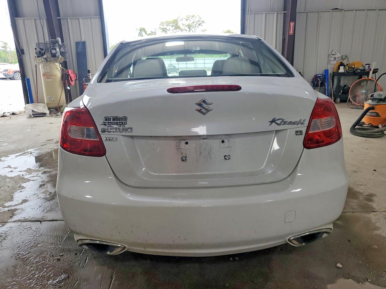 2010 Suzuki Kizashi S Белый vin: JS2RF9A17A6100280