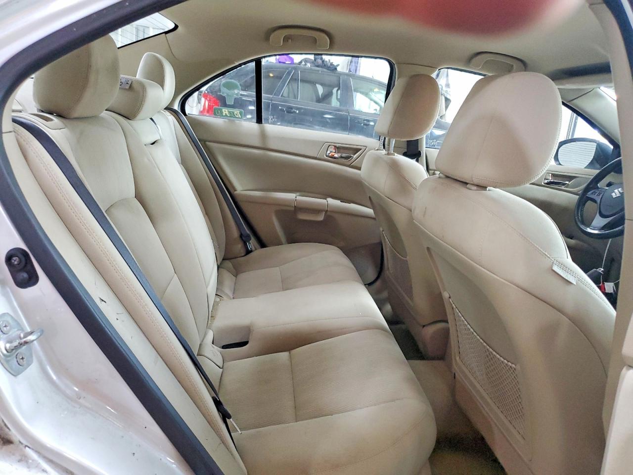 2010 Suzuki Kizashi S Белый vin: JS2RF9A17A6100280