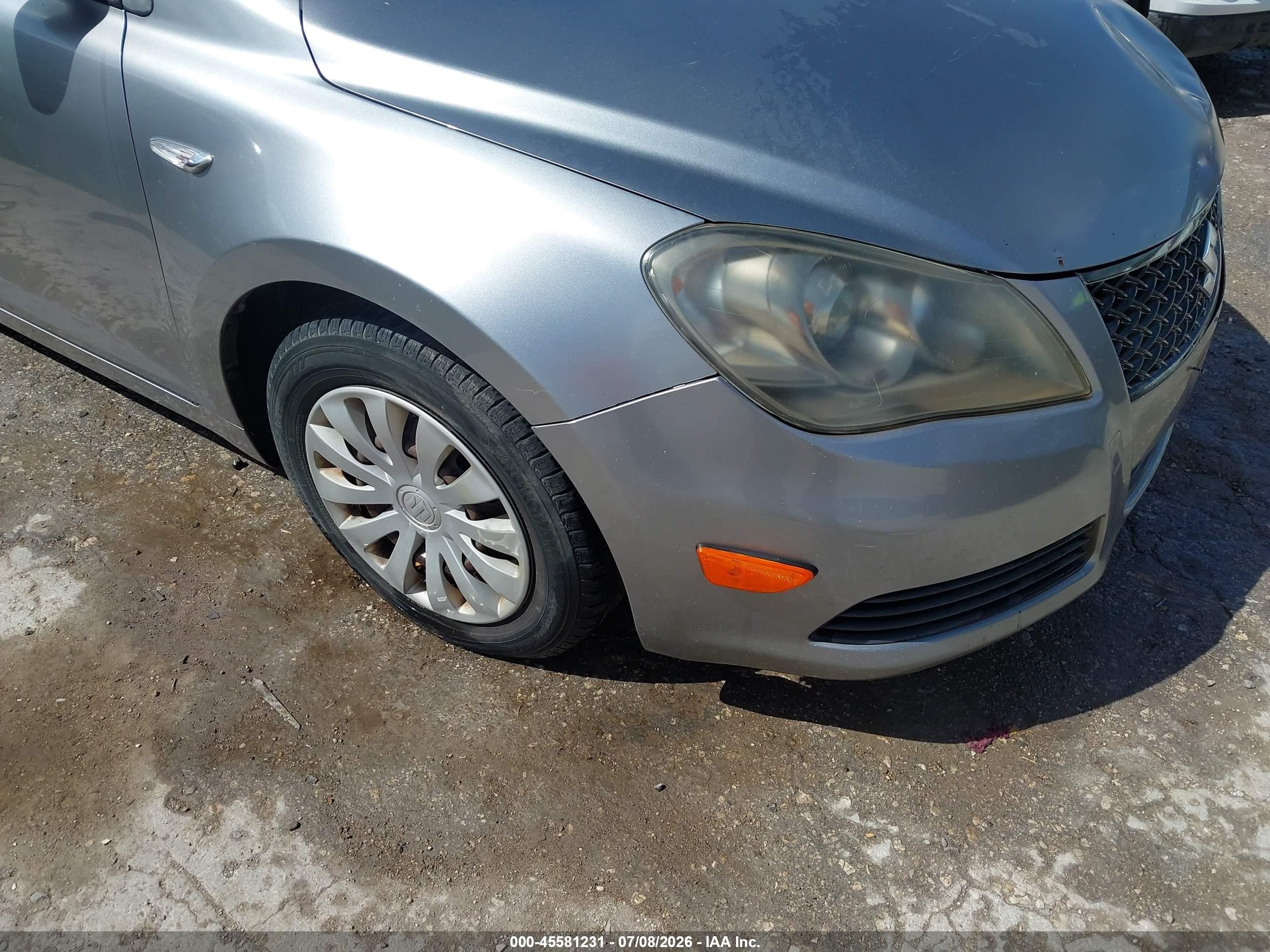 2012 Suzuki Kizashi S Silver vin: JS2RF9A18C6100226