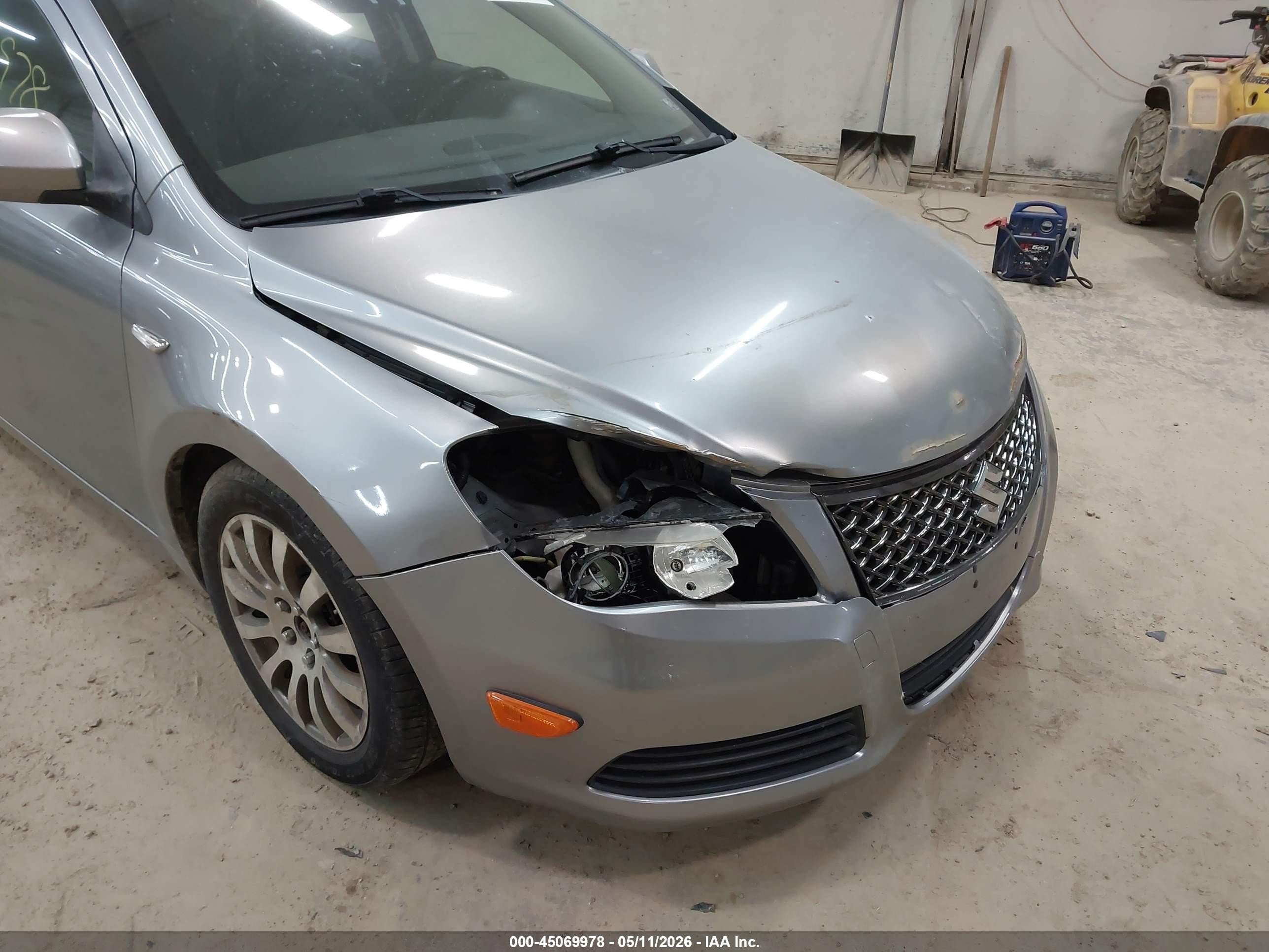 2010 Suzuki Kizashi Se Silver vin: JS2RF9A31A6100437