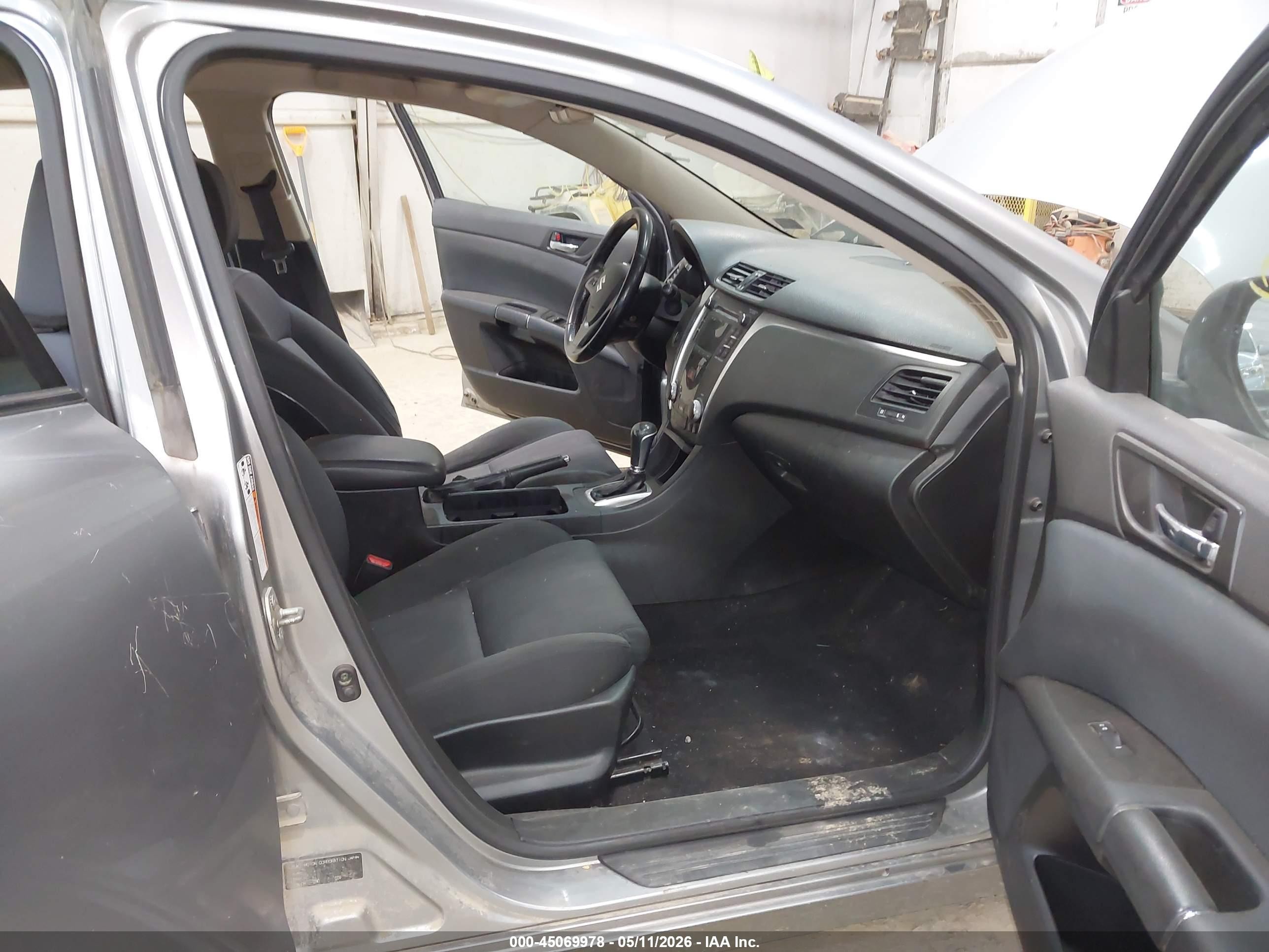 2010 Suzuki Kizashi Se Silver vin: JS2RF9A31A6100437